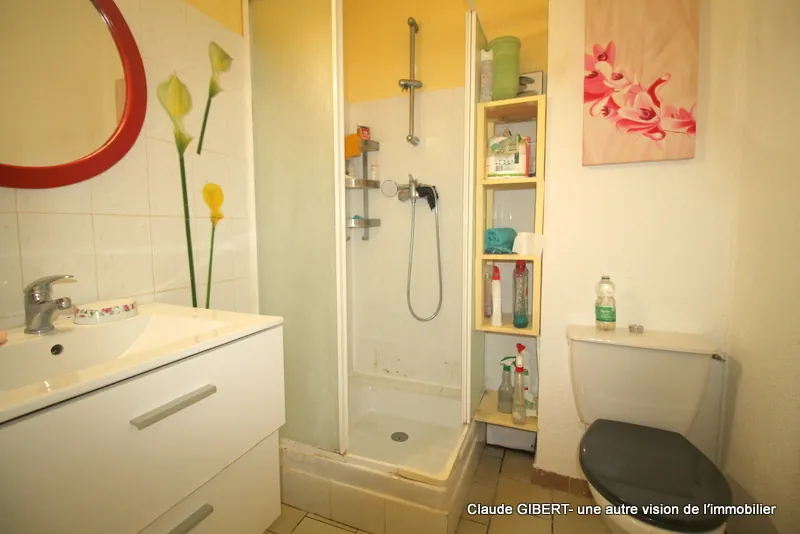 Appartement T3 à Balaruc-les-Bains, 57 m², au cœur du centre-ville, à rénover 