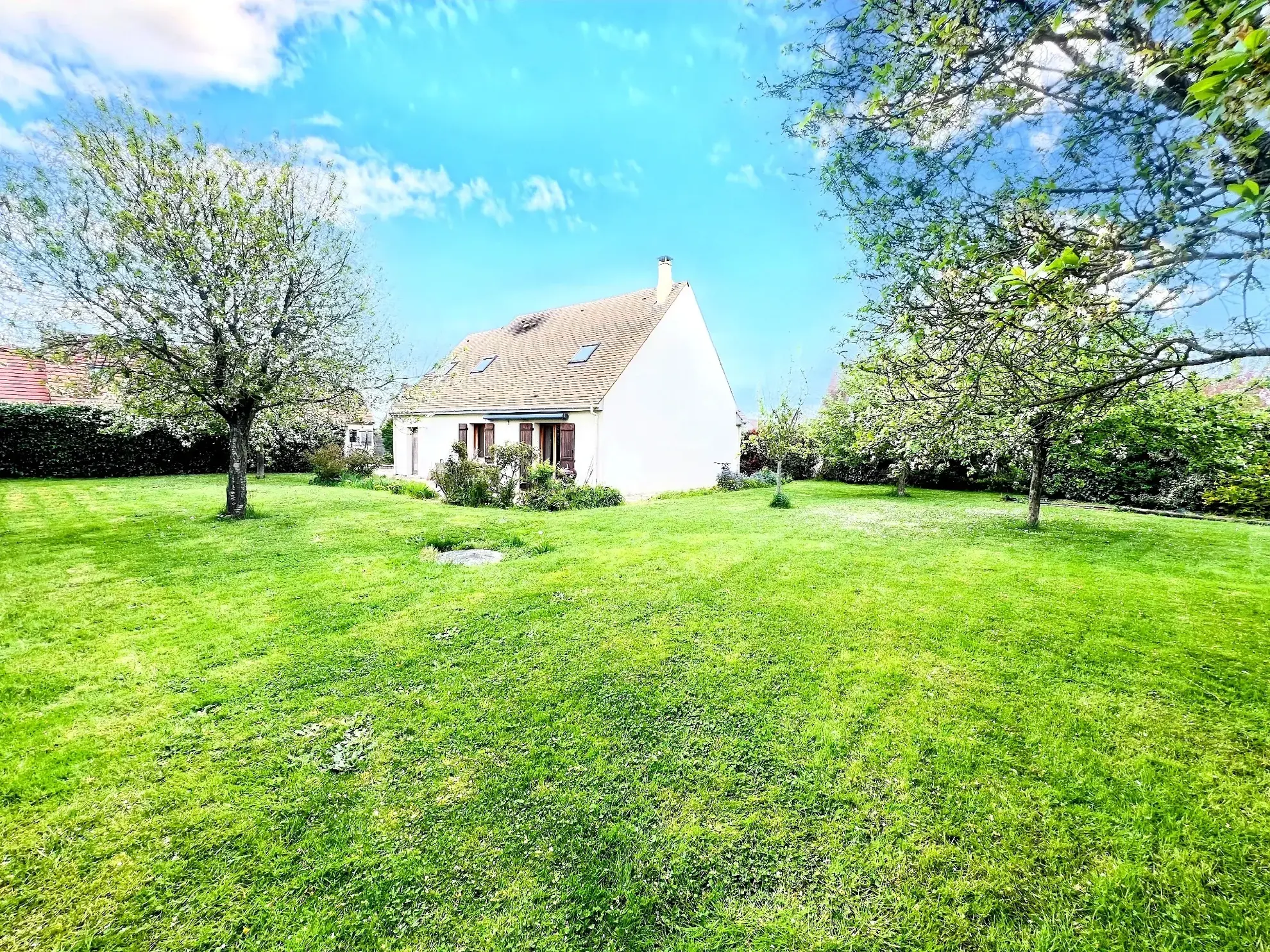 Belle maison individuelle de 4 chambres à Auneau, 2009, terrain clos et arboré 
