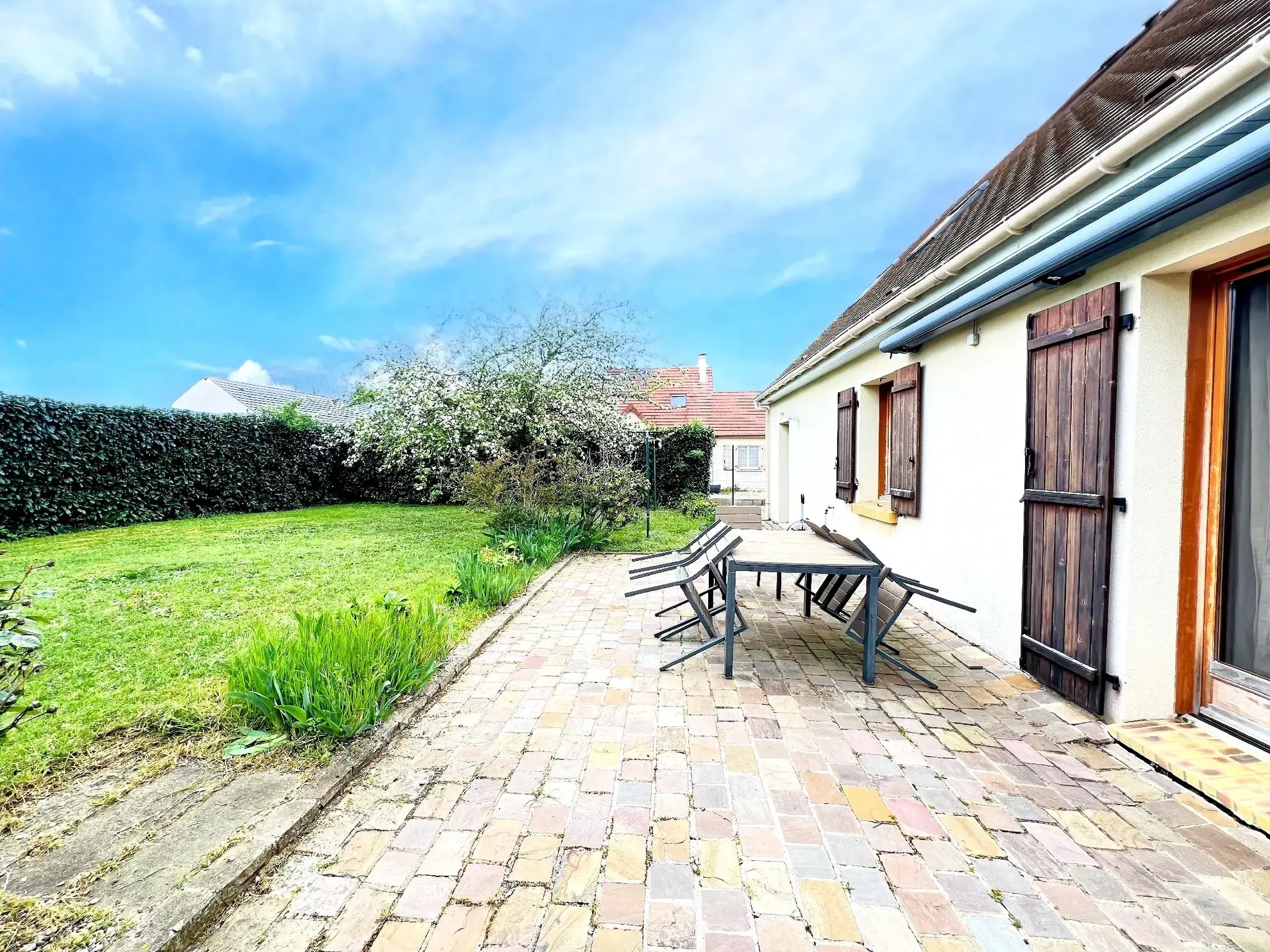 Belle maison individuelle de 4 chambres à Auneau, 2009, terrain clos et arboré 