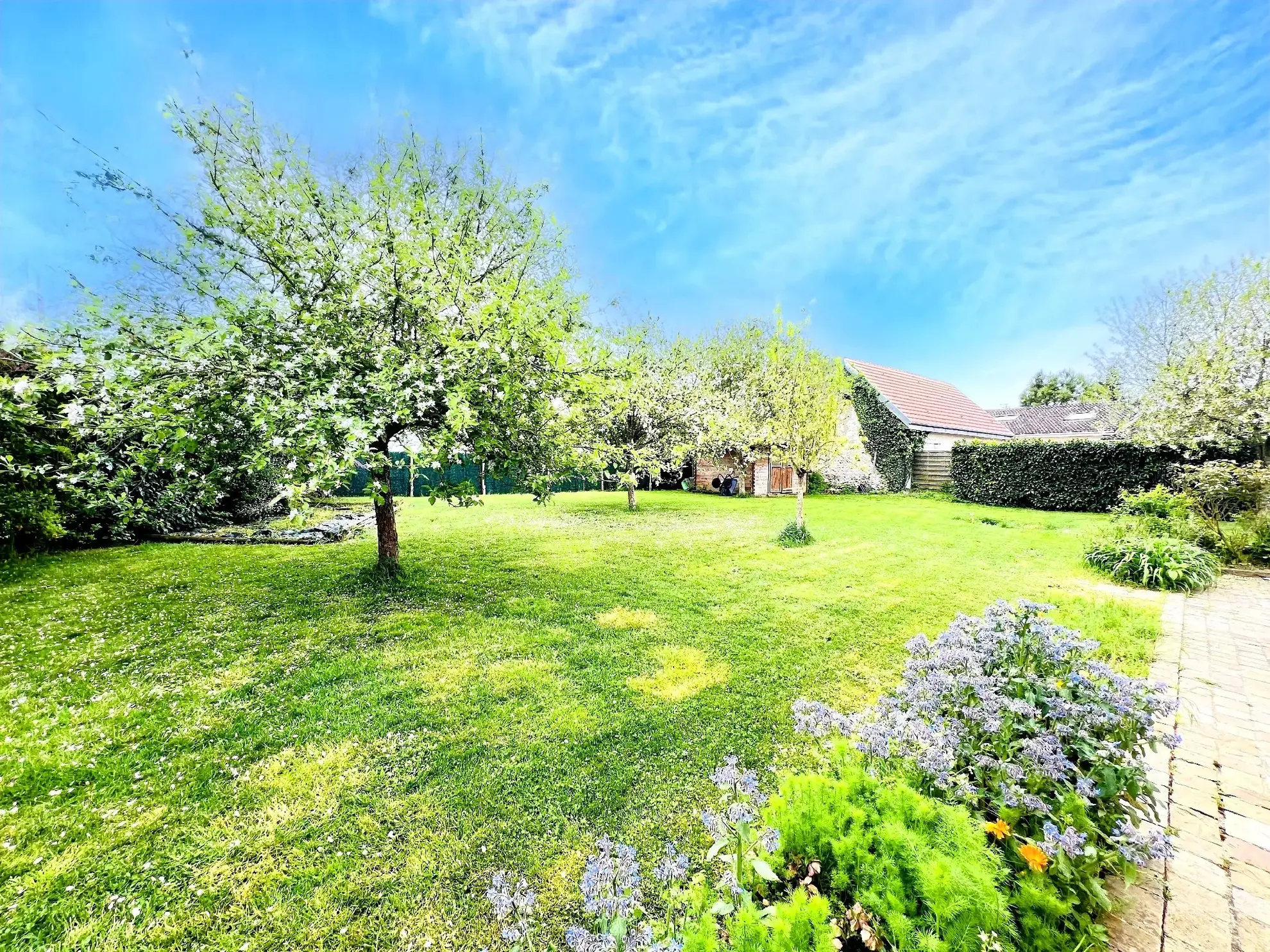 Belle maison individuelle de 4 chambres à Auneau, 2009, terrain clos et arboré 