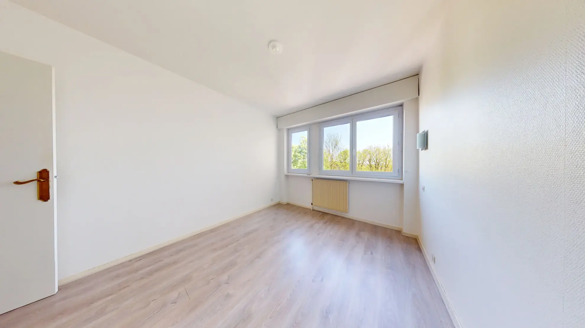 Appartement T3 lumineux de 85 m² avec balcon, garage double et cave à Talant 