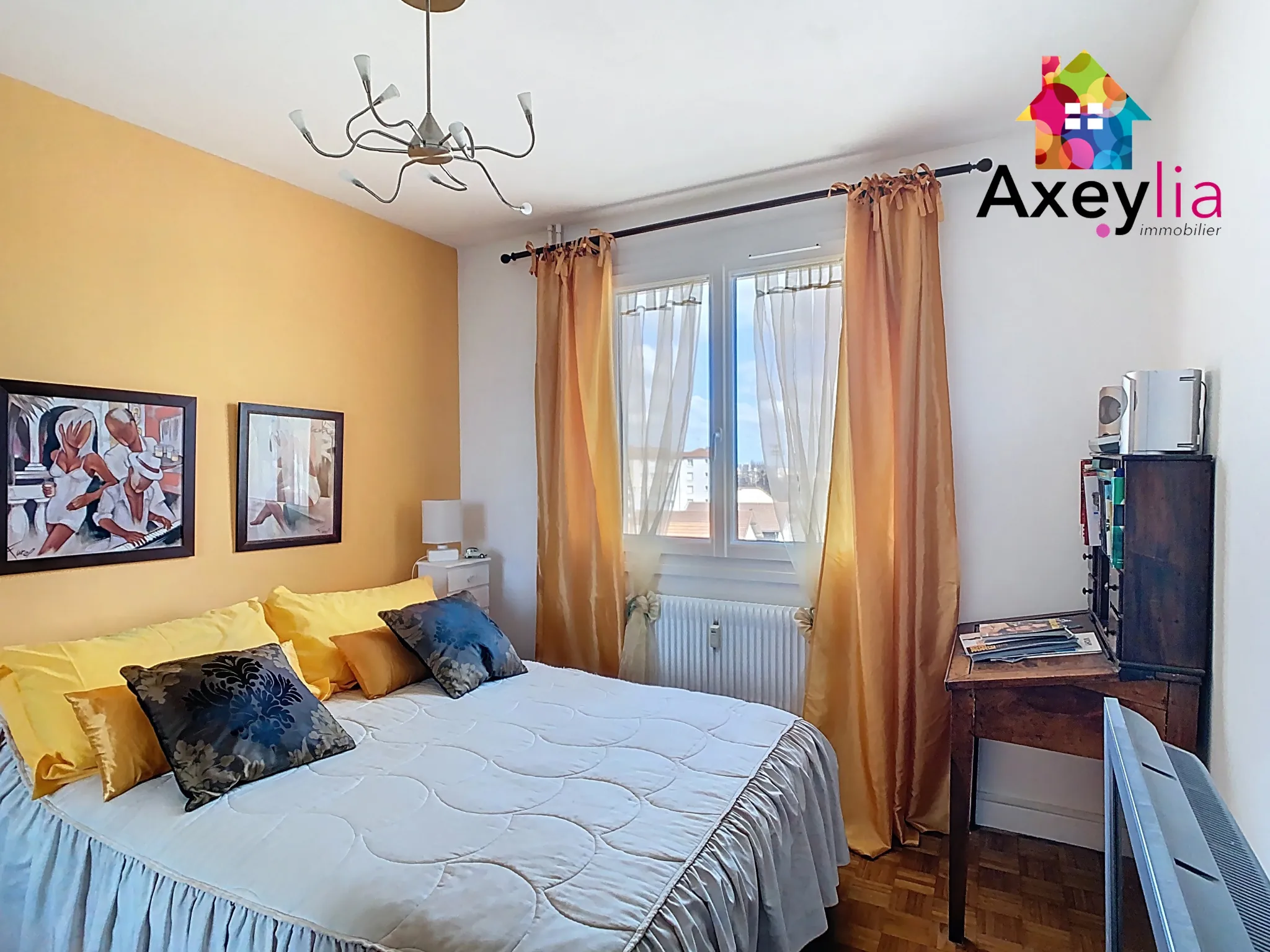 Appartement T3 à Roanne proche de la piscine avec balcon et cave 