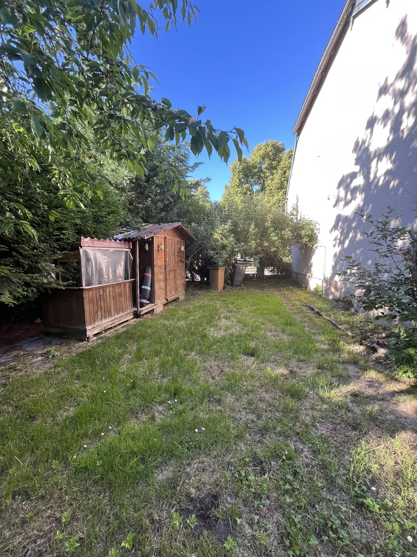 Spacieuse maison familiale à Roye avec dépendance et piscine de 170 m² 