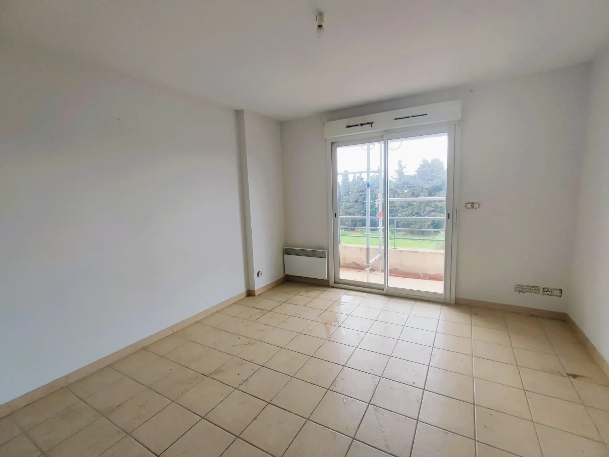 Studio de 24m² à Lézignan-Corbières - Opportunité d'investissement avec parking 