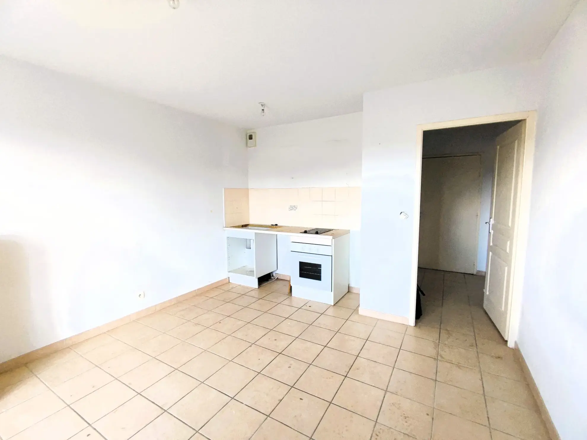 Studio de 24m² à Lézignan-Corbières - Opportunité d'investissement avec parking