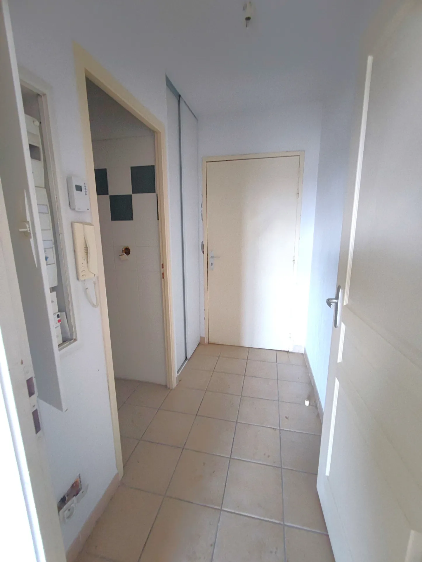 Studio de 24m² à Lézignan-Corbières - Opportunité d'investissement avec parking 