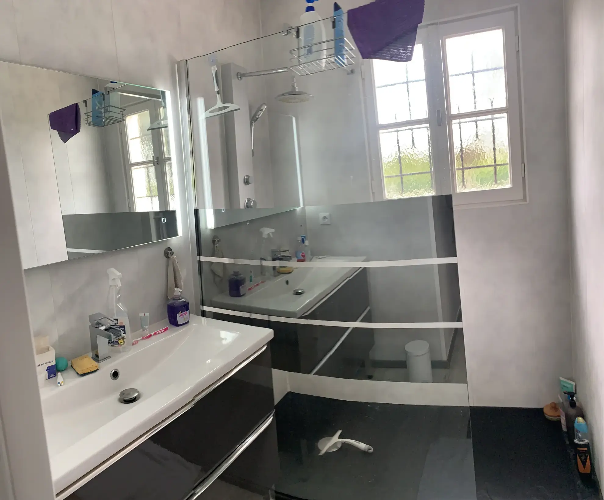 Maison de plain-pied à Mazeray (17400) avec 4 chambres et garage 