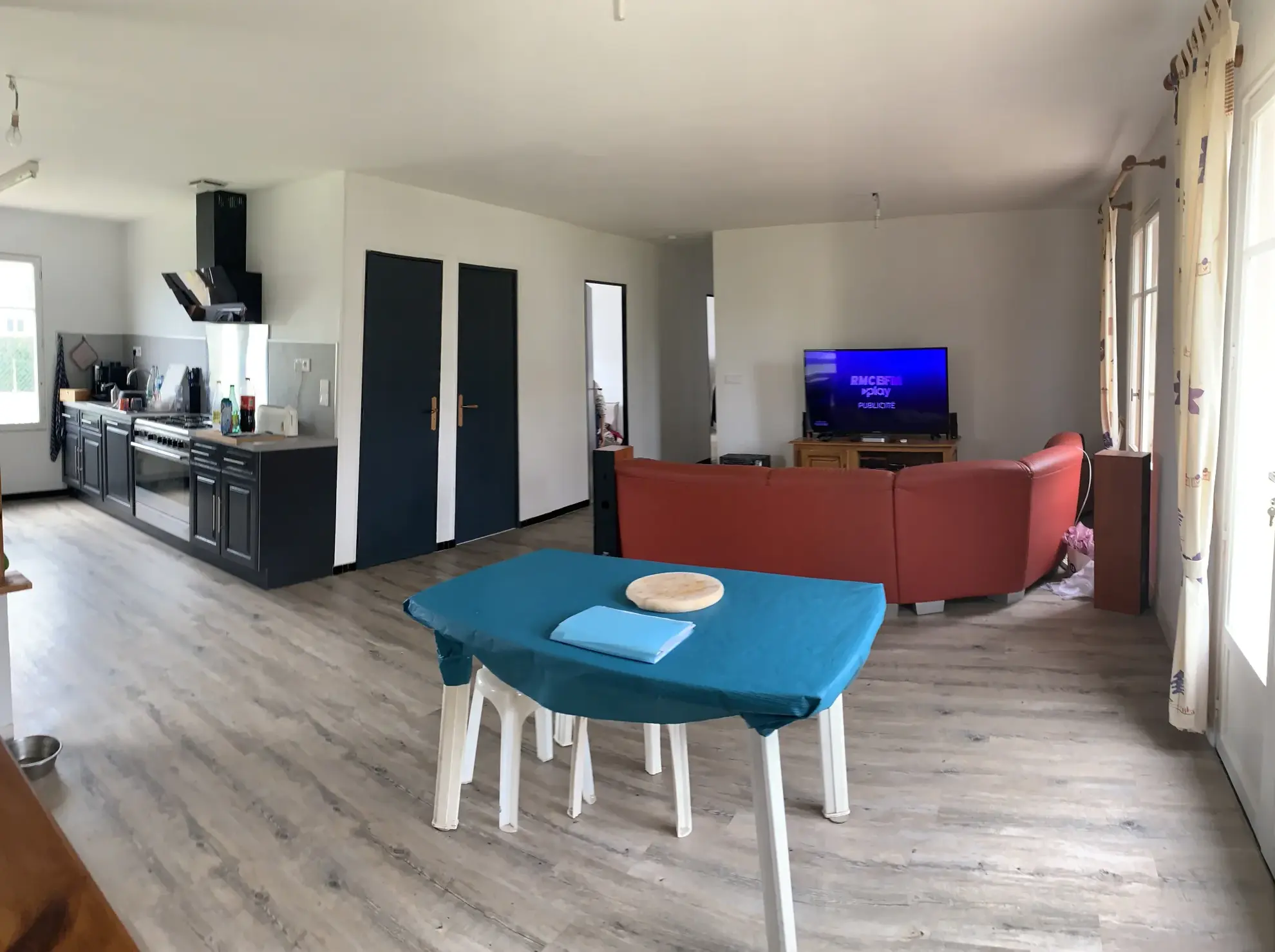 Maison de plain-pied à Mazeray (17400) avec 4 chambres et garage 