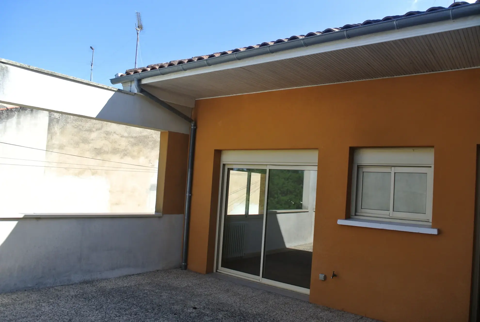 Maison à vendre en plein centre de Marmande avec terrasse et garage 
