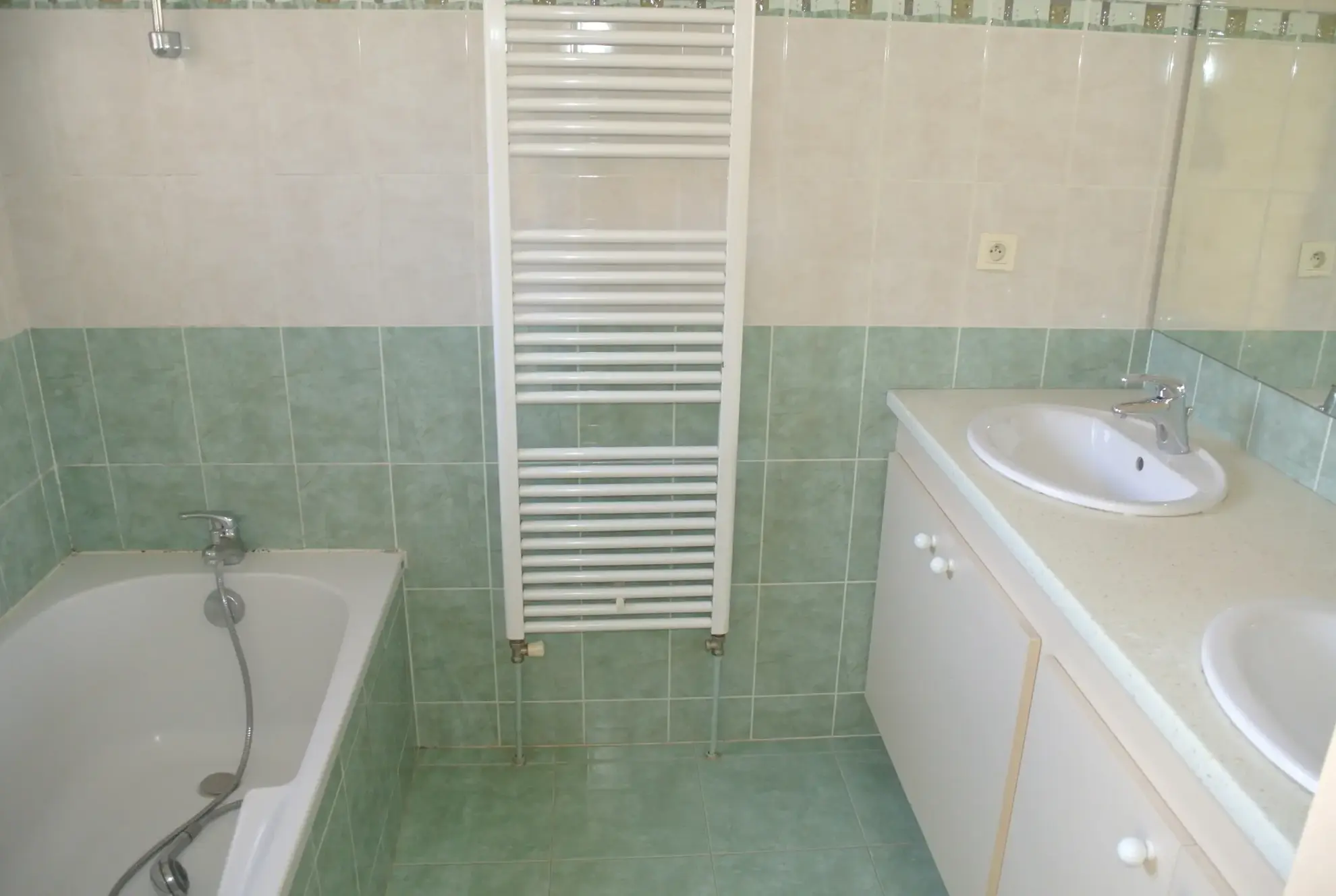 Maison à vendre en plein centre de Marmande avec terrasse et garage 