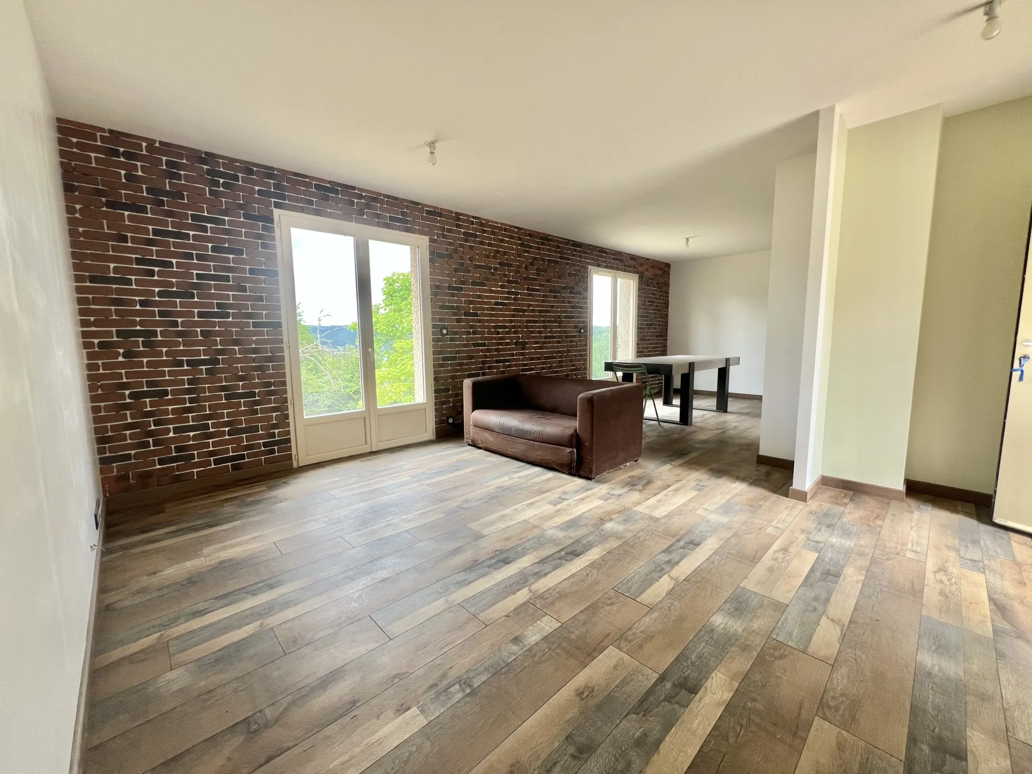 Maison récente de 84 m² avec 3 chambres à Terrasson Lavilledieu 