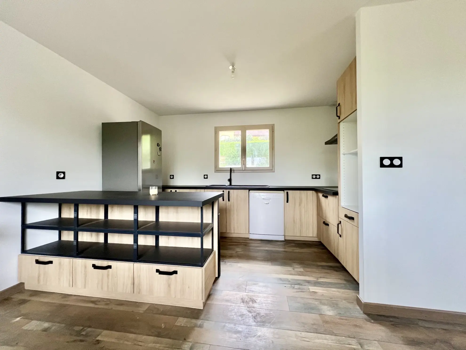 Maison récente de 84 m² avec 3 chambres à Terrasson Lavilledieu 