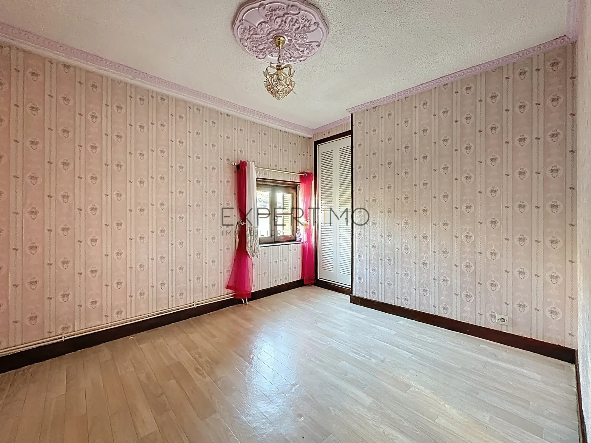 Maison de ville de 64 m² au cœur historique de Tournus, rare opportunité en Bourgogne 