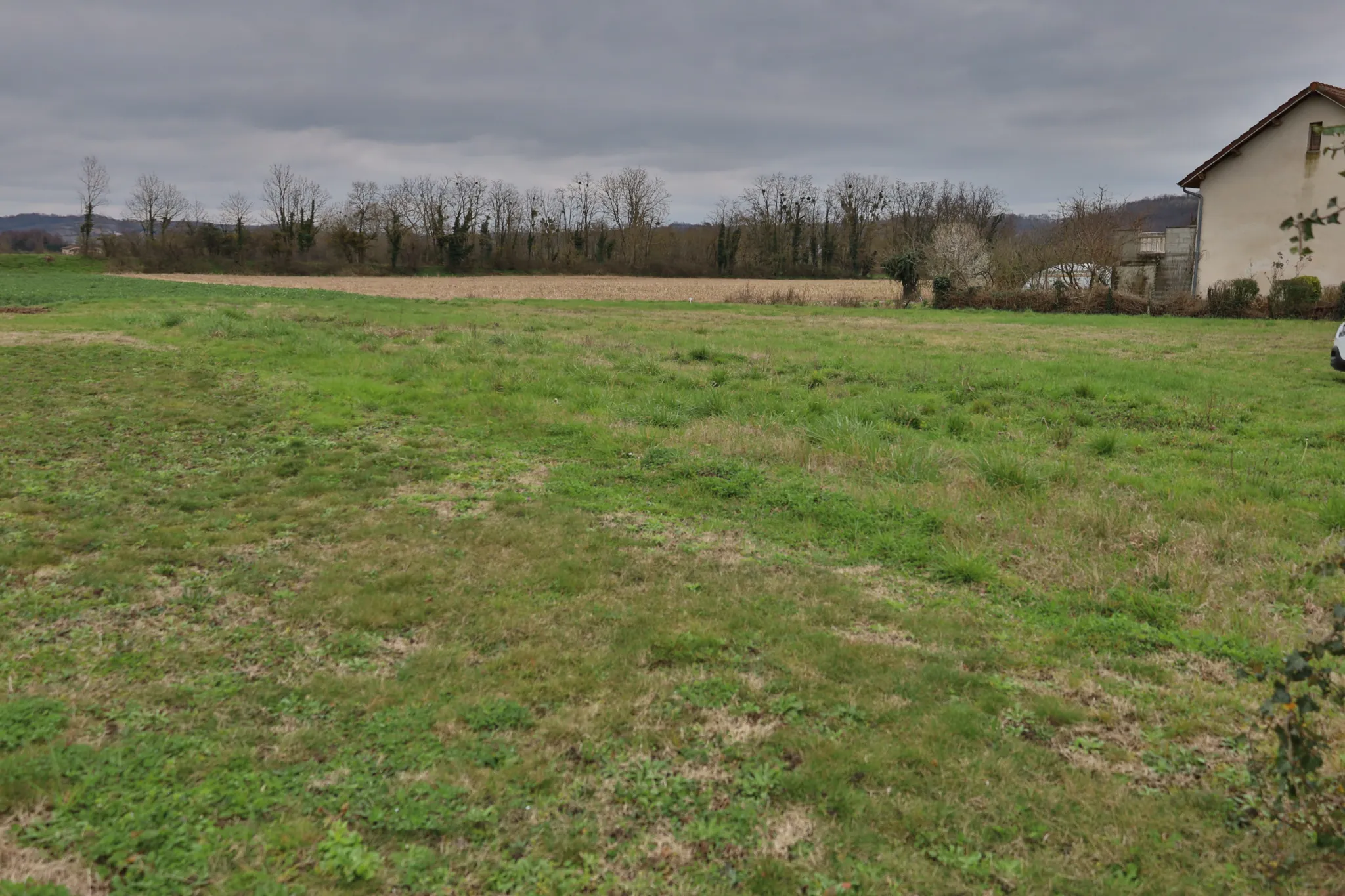 Terrain constructible plat à vendre à Septème - 400 m² avec viabilité 