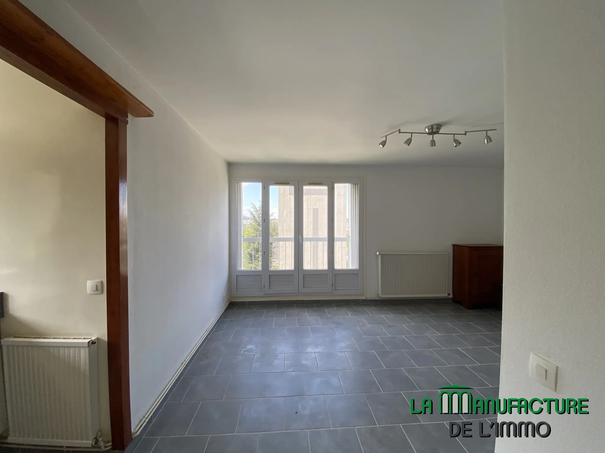 Appartement 2 pièces à Saint-Étienne Métare / Chpl avec stationnement sécurisé 