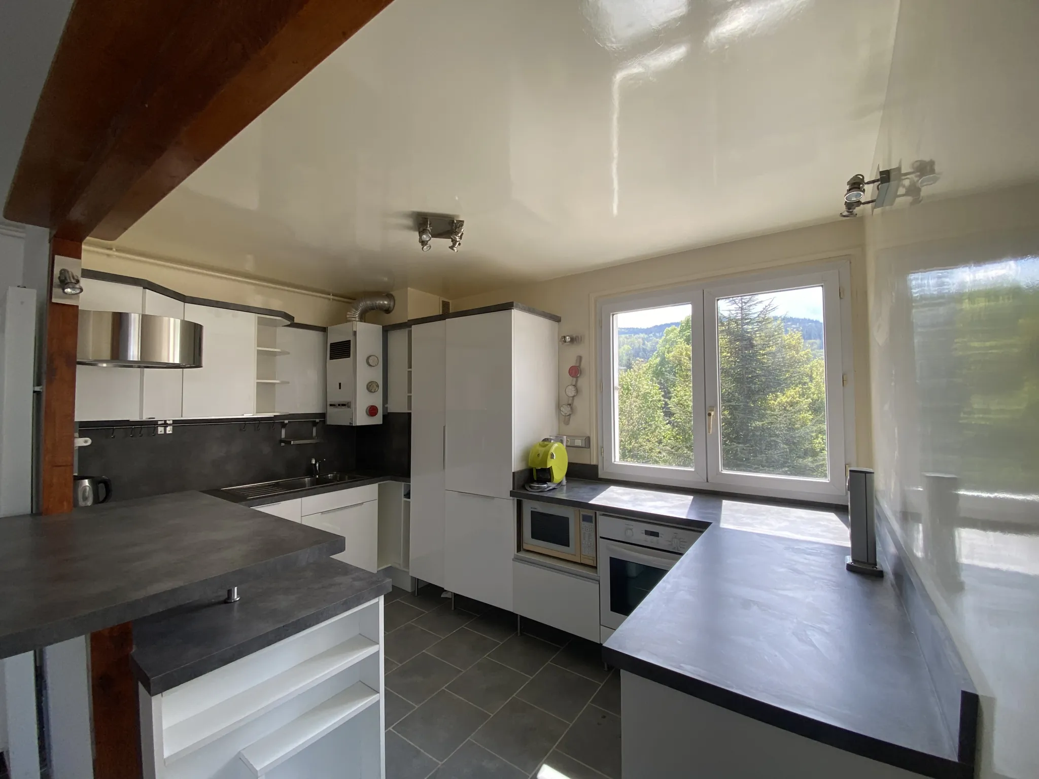 Appartement 2 pièces à Saint-Étienne Métare / Chpl avec stationnement sécurisé