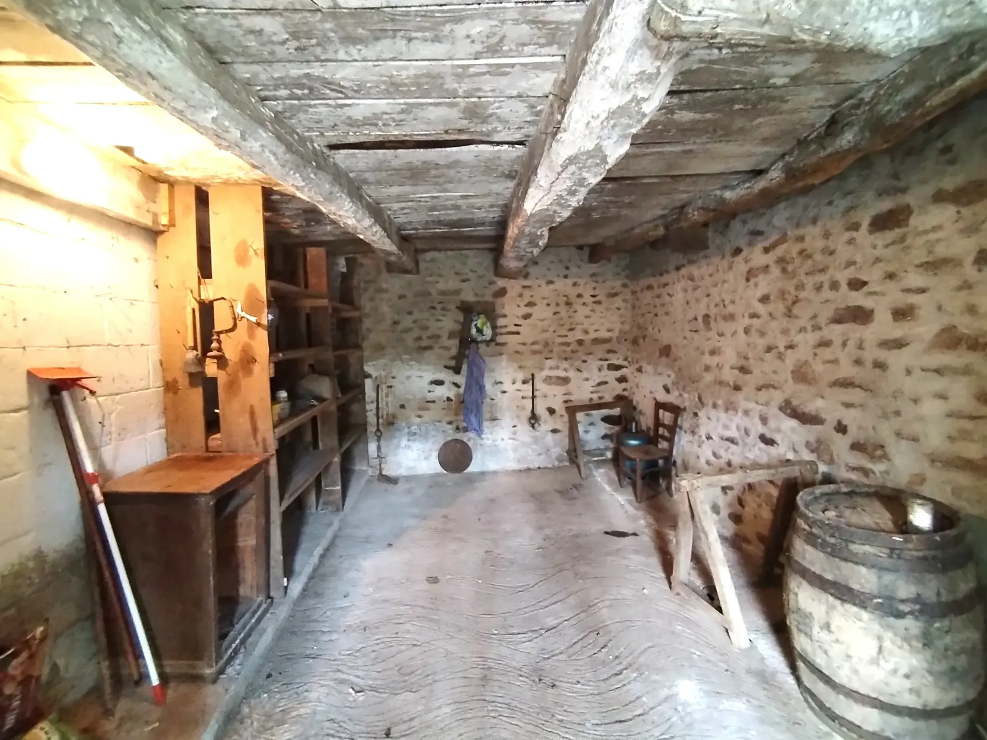 Maison ancienne à rénover avec grand terrain à Romagné (35) 