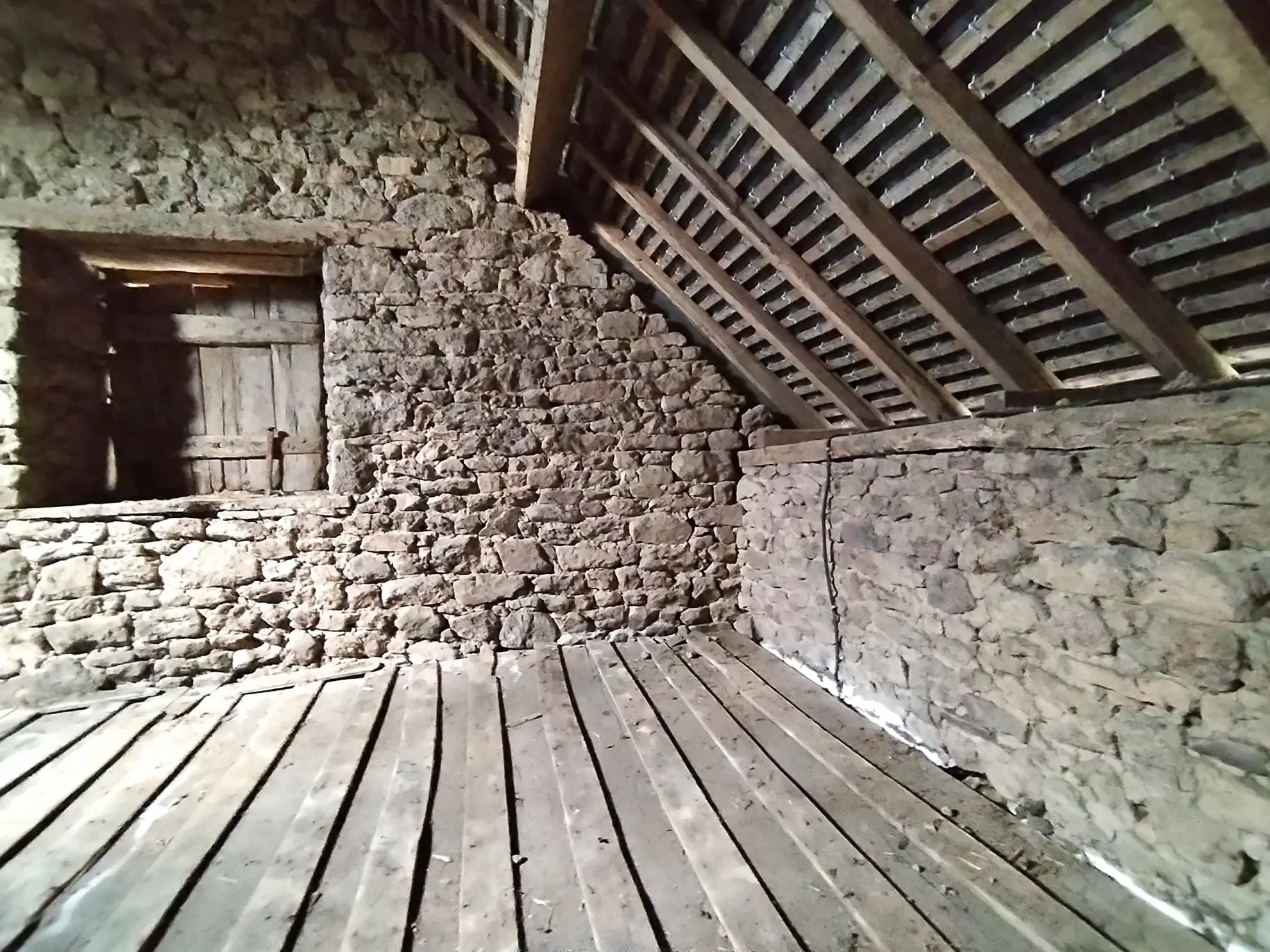 Maison ancienne à rénover avec grand terrain à Romagné (35) 