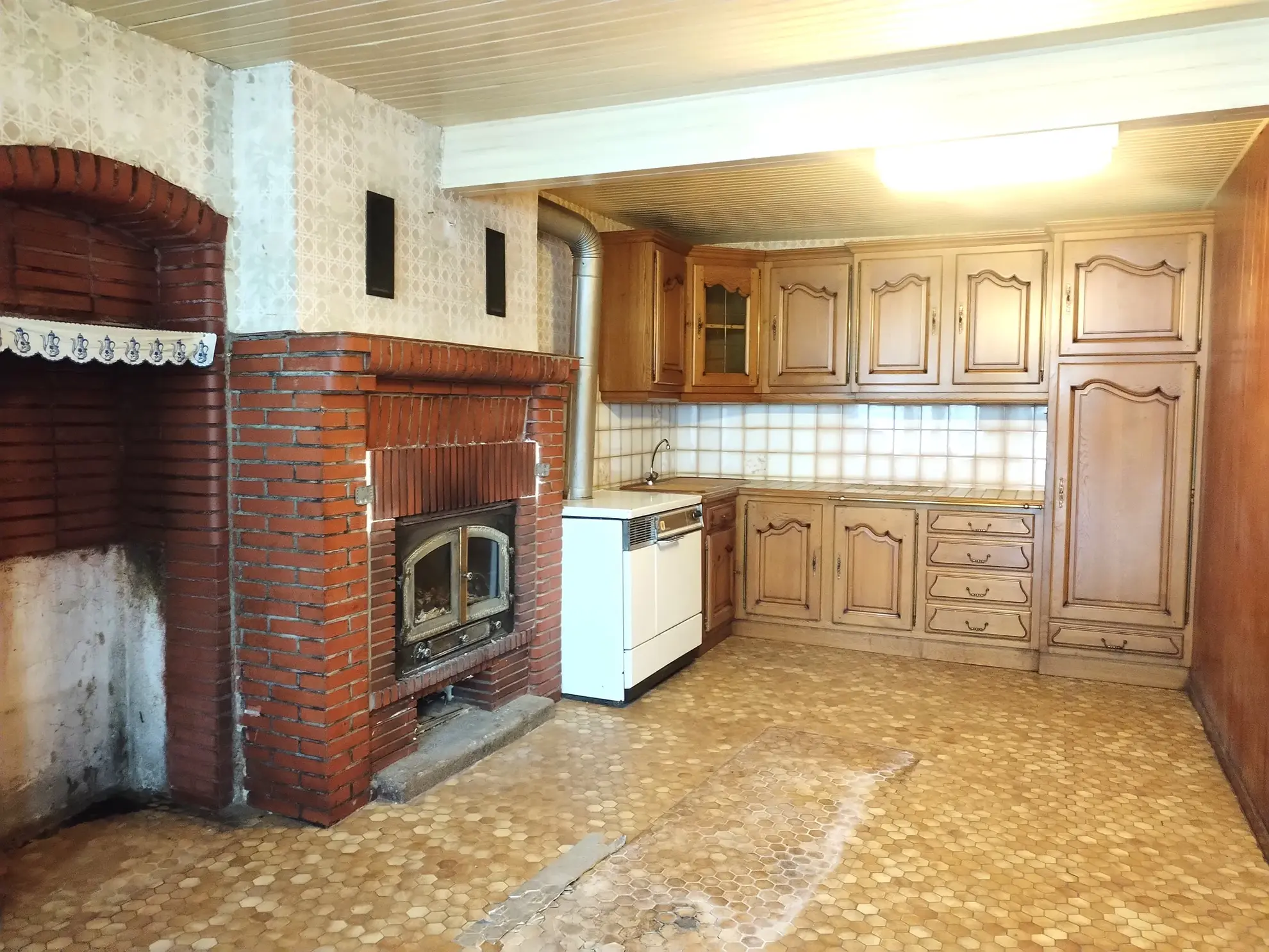 Maison ancienne à rénover avec grand terrain à Romagné (35) 