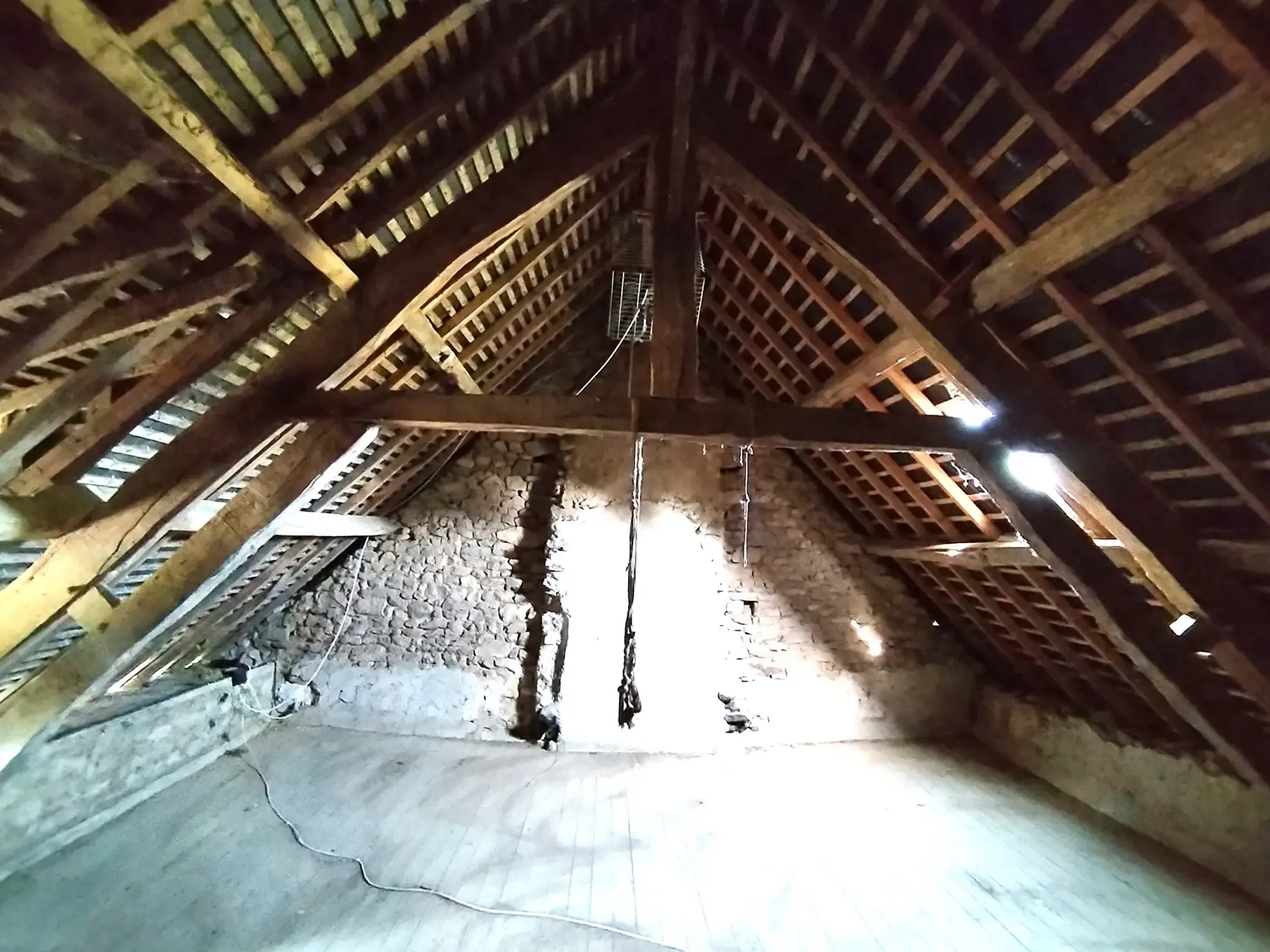 Maison ancienne à rénover avec grand terrain à Romagné (35) 