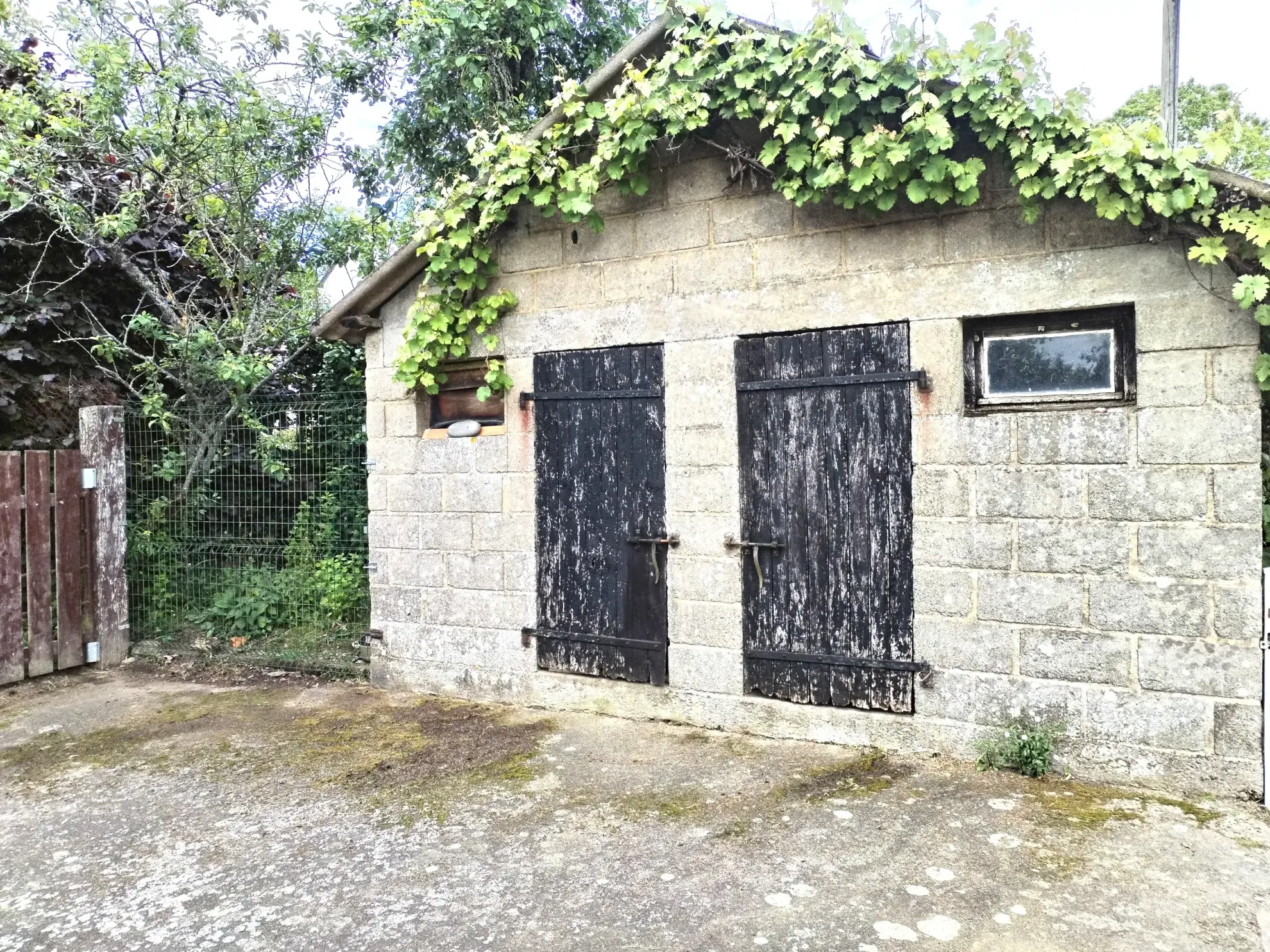 Maison ancienne à rénover avec grand terrain à Romagné (35) 