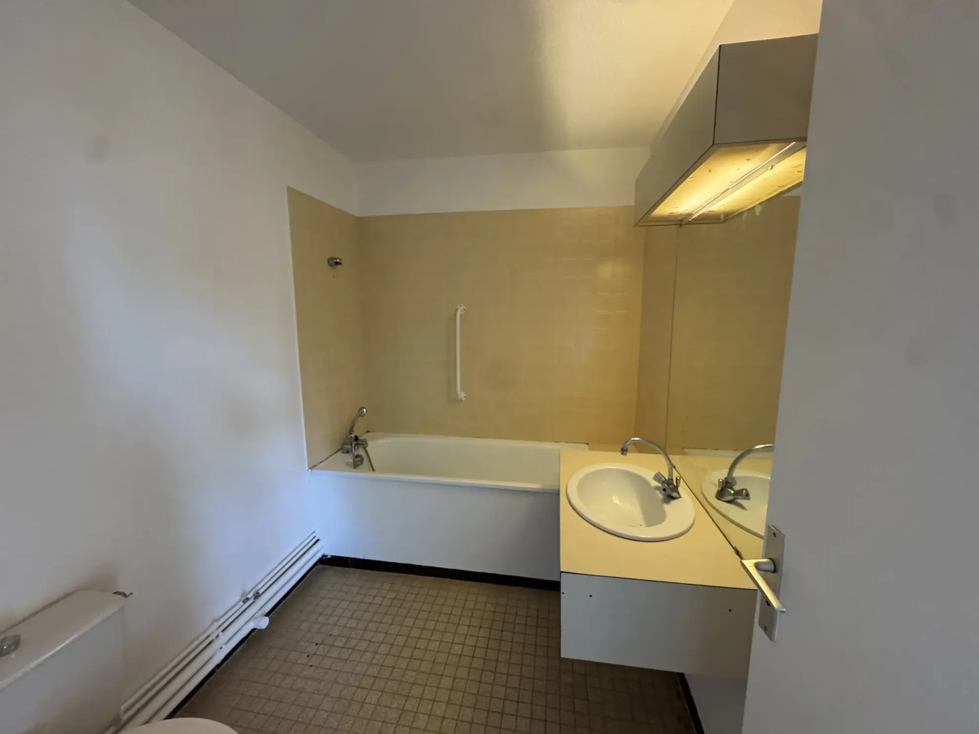 Studio lumineux avec terrasse et parking au centre-ville d'Andernos-les-Bains 