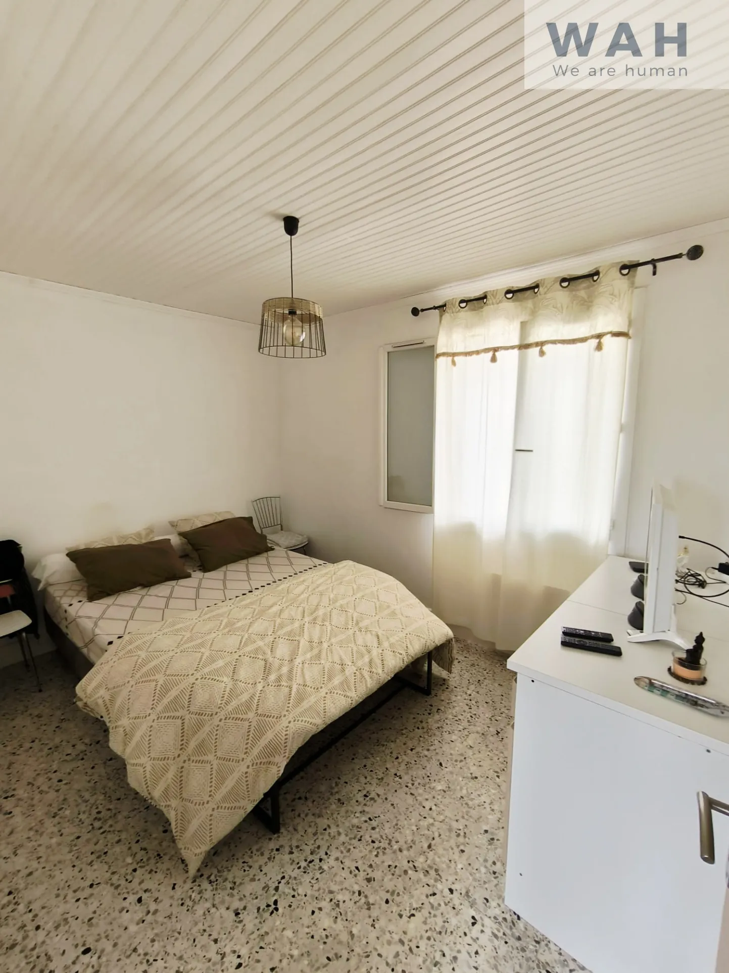 Maison de village 2 pièces avec garage et remise à Saint-Laurent-d'Aigouze 