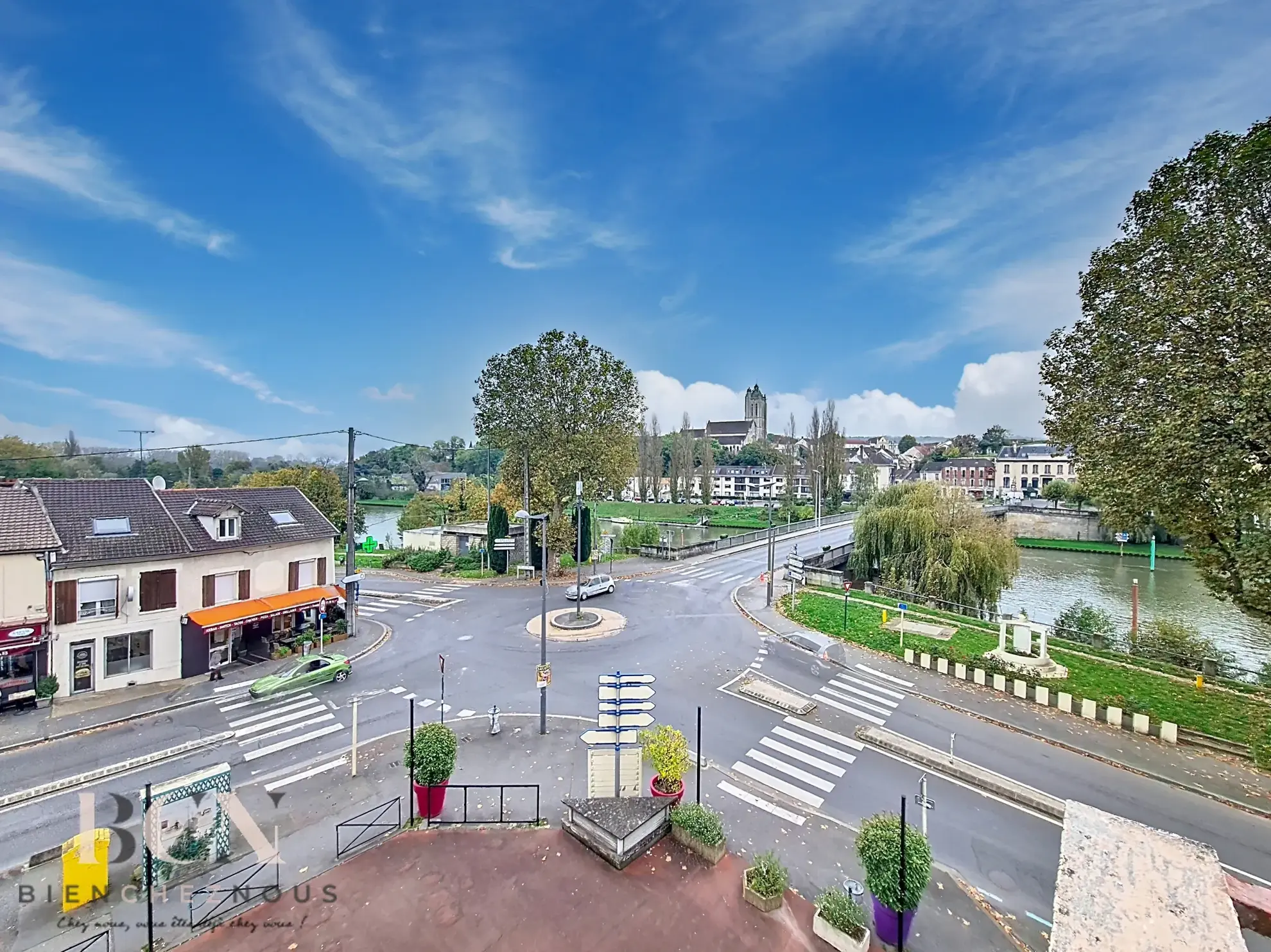 Appartement de 4 pièces avec terrasse à Persan, vue sur l'Oise - 84 m² 