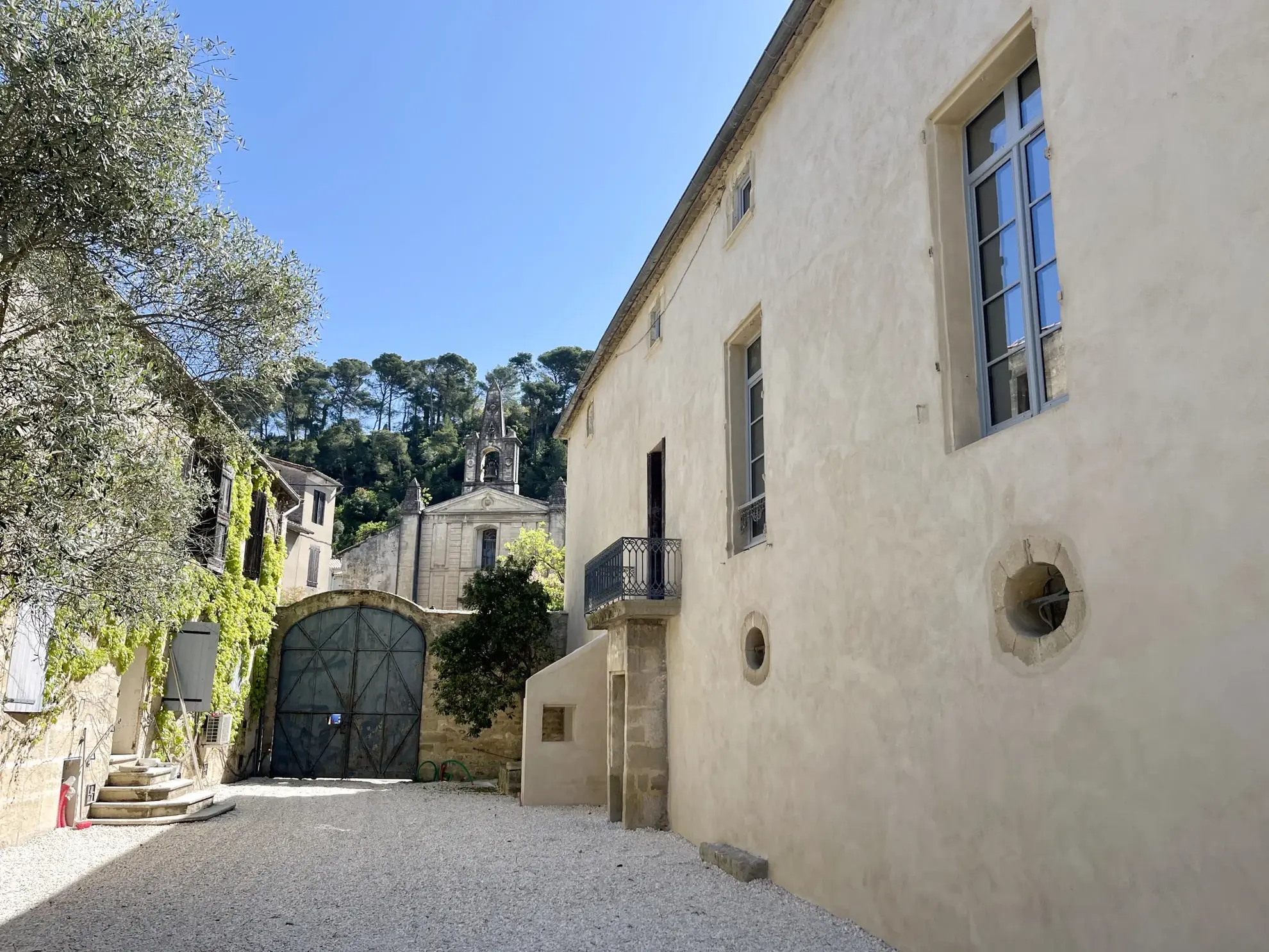 Duplex à rénover avec grand potentiel au centre-ville de Sommieres 