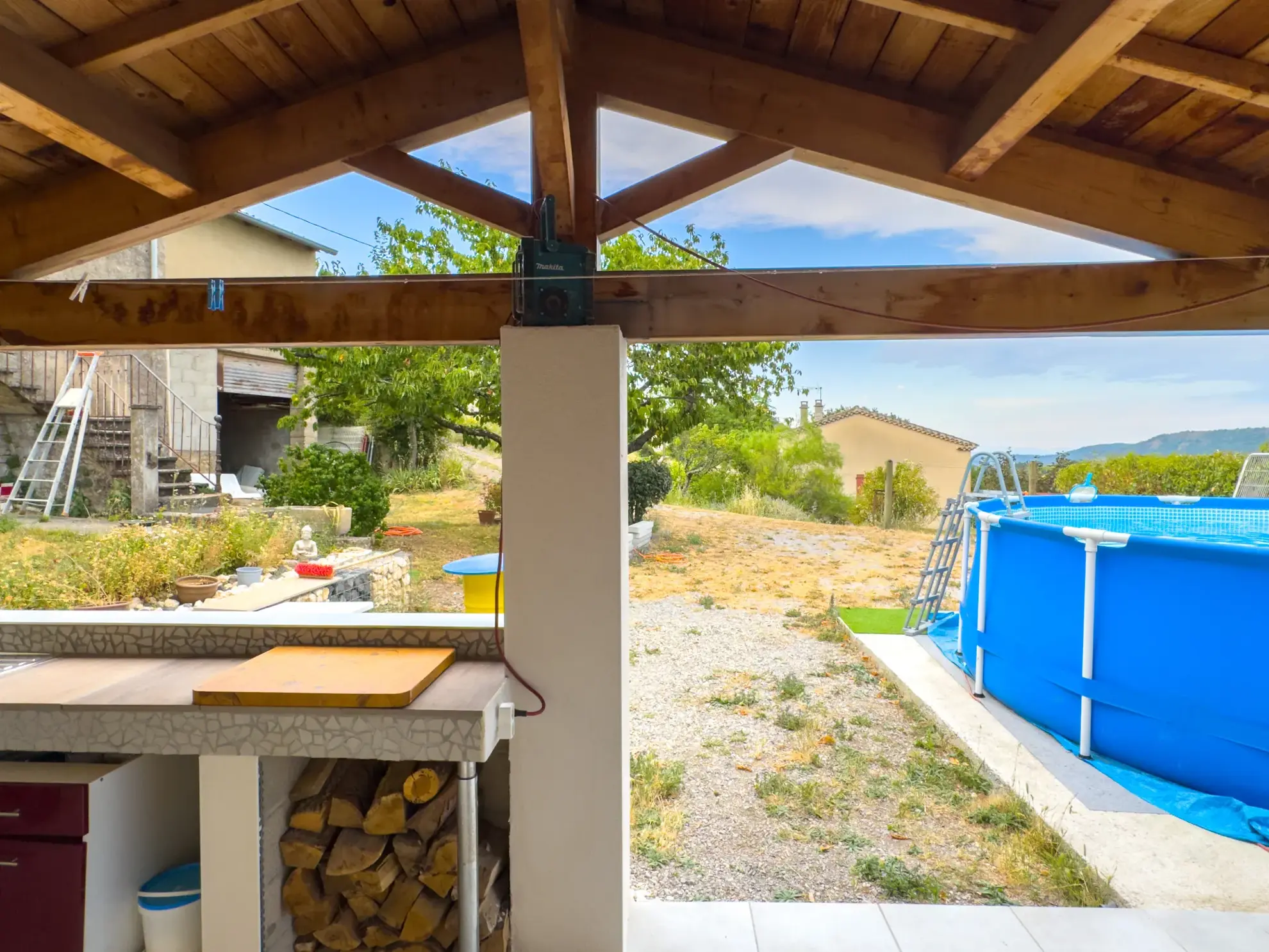 Maison rénovée avec piscine, 4 chambres, grand terrain à Privas secteur Ruissol 