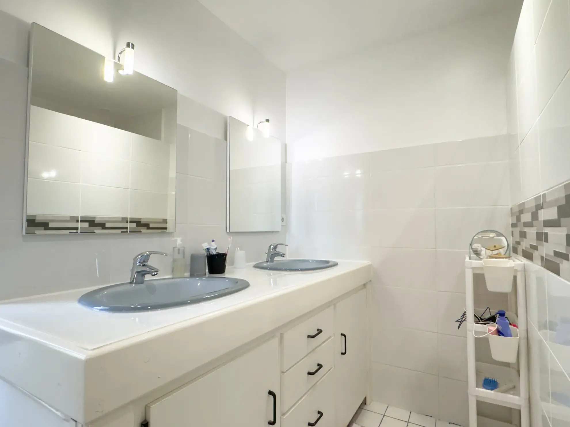 Maison rénovée avec piscine, 4 chambres, grand terrain à Privas secteur Ruissol 