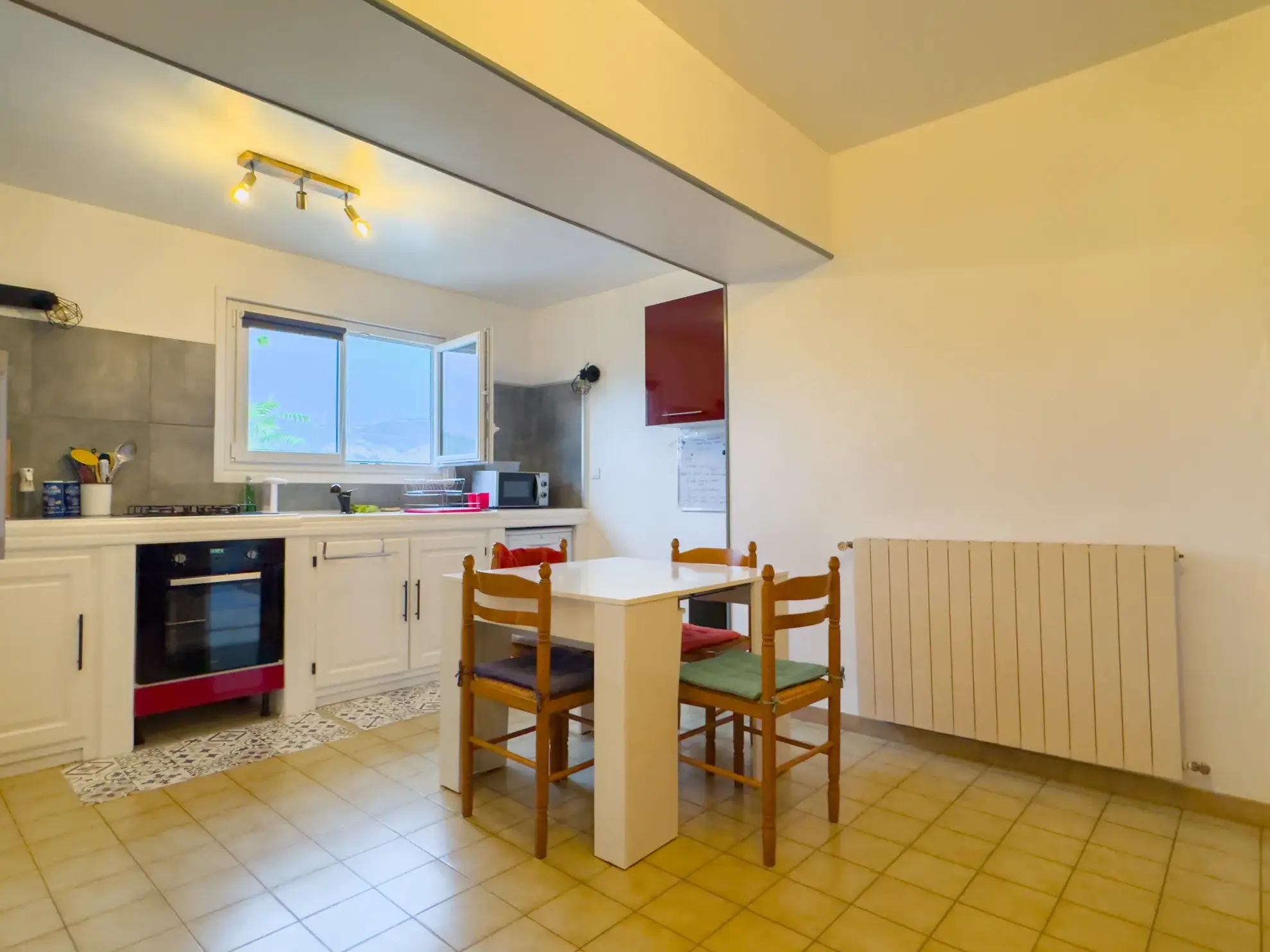 Maison rénovée avec piscine, 4 chambres, grand terrain à Privas secteur Ruissol 