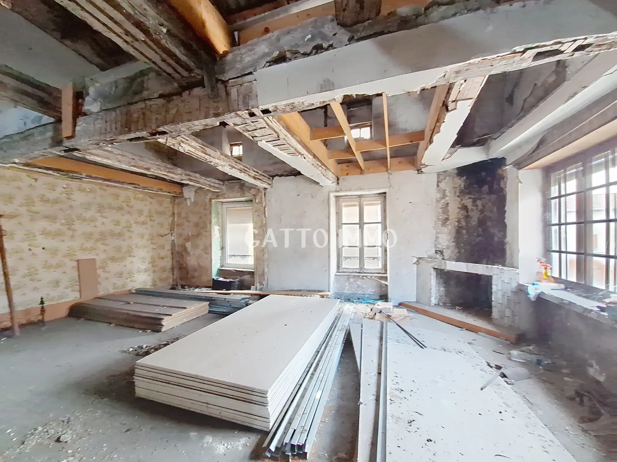 Maison à rénover de 136 m² au centre de Boulay, potentiel d'investissement 