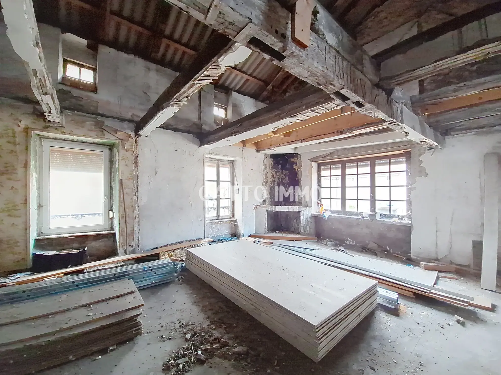 Maison à rénover de 136 m² au centre de Boulay, potentiel d'investissement 