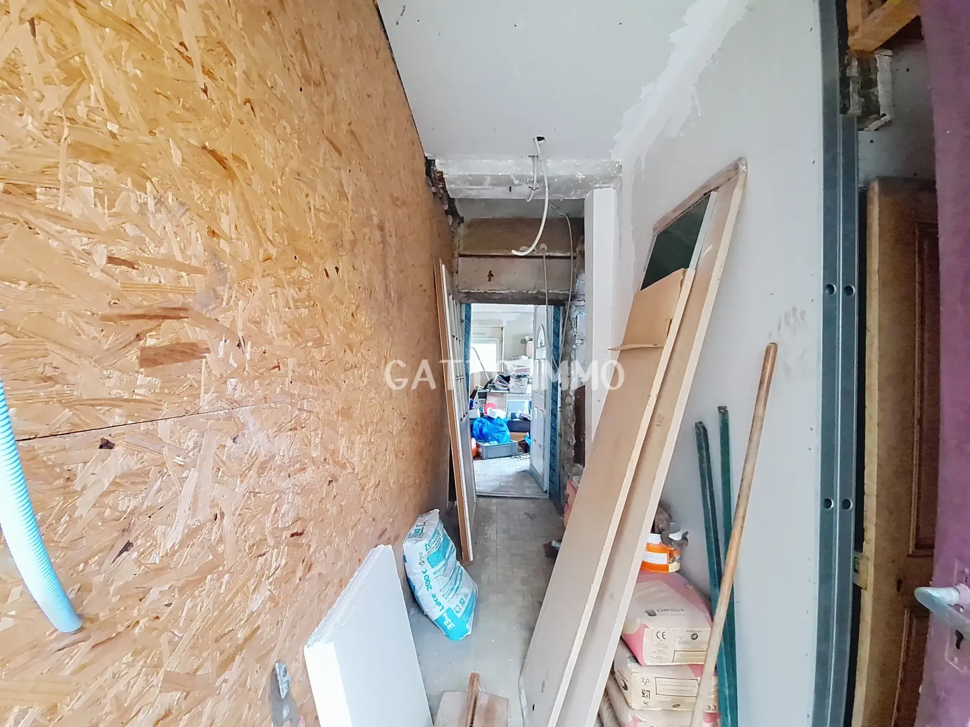 Maison à rénover de 136 m² au centre de Boulay, potentiel d'investissement 