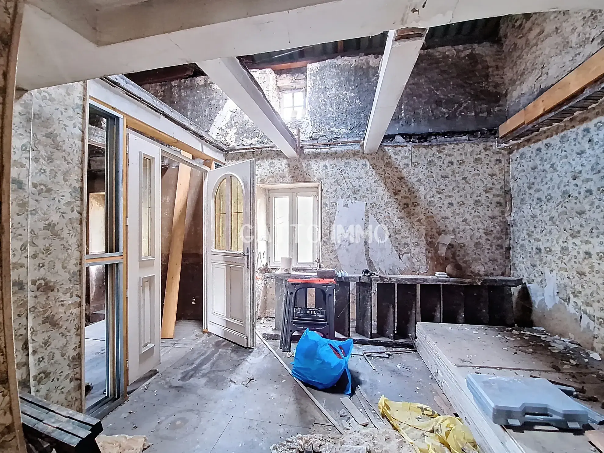 Maison à rénover de 136 m² au centre de Boulay, potentiel d'investissement 