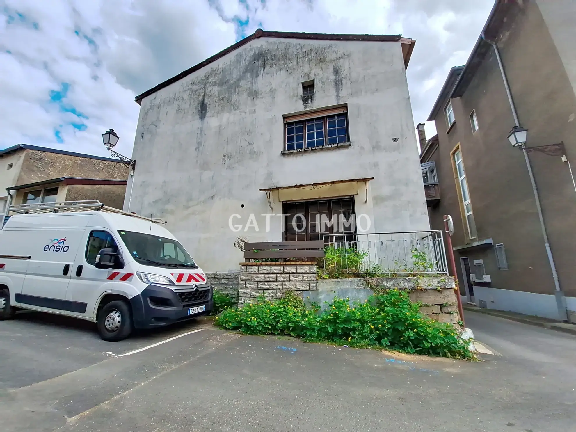 Maison à rénover de 136 m² au centre de Boulay, potentiel d'investissement 