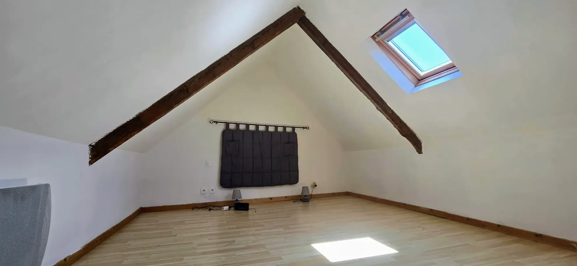 Maison en pierre avec gîte à Plehedel en Bretagne, environnement paisible 