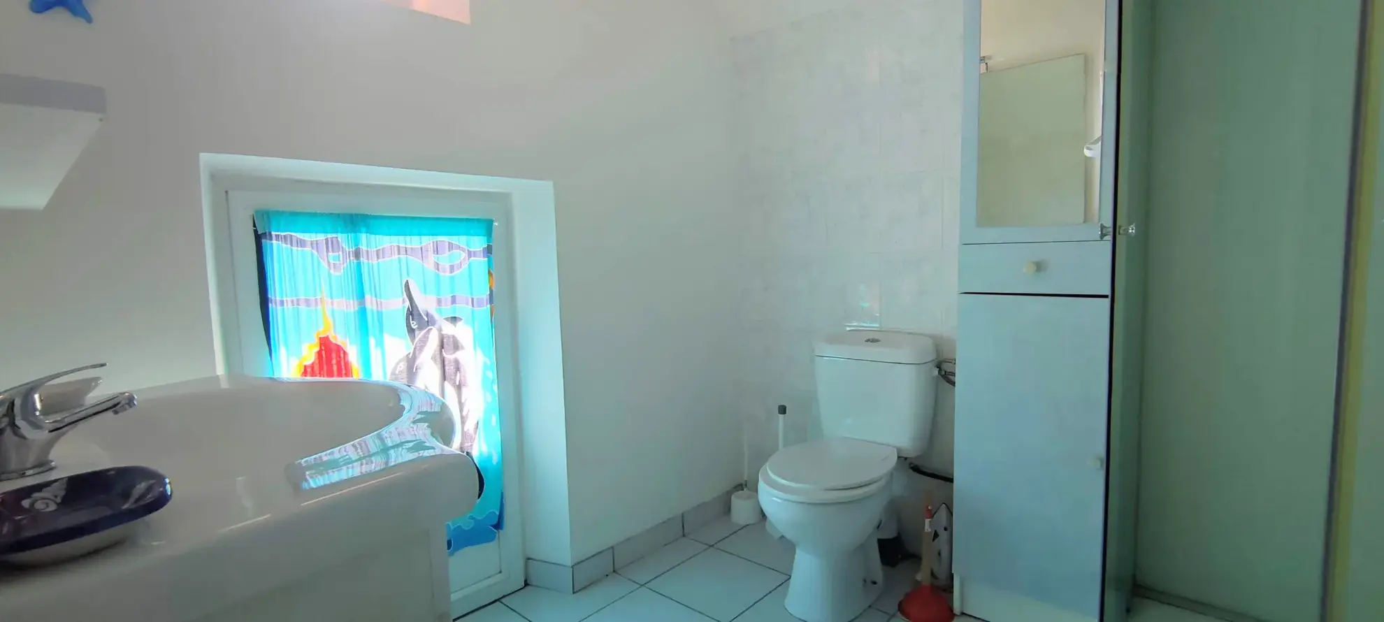 Maison en pierre avec gîte à Plehedel en Bretagne, environnement paisible 