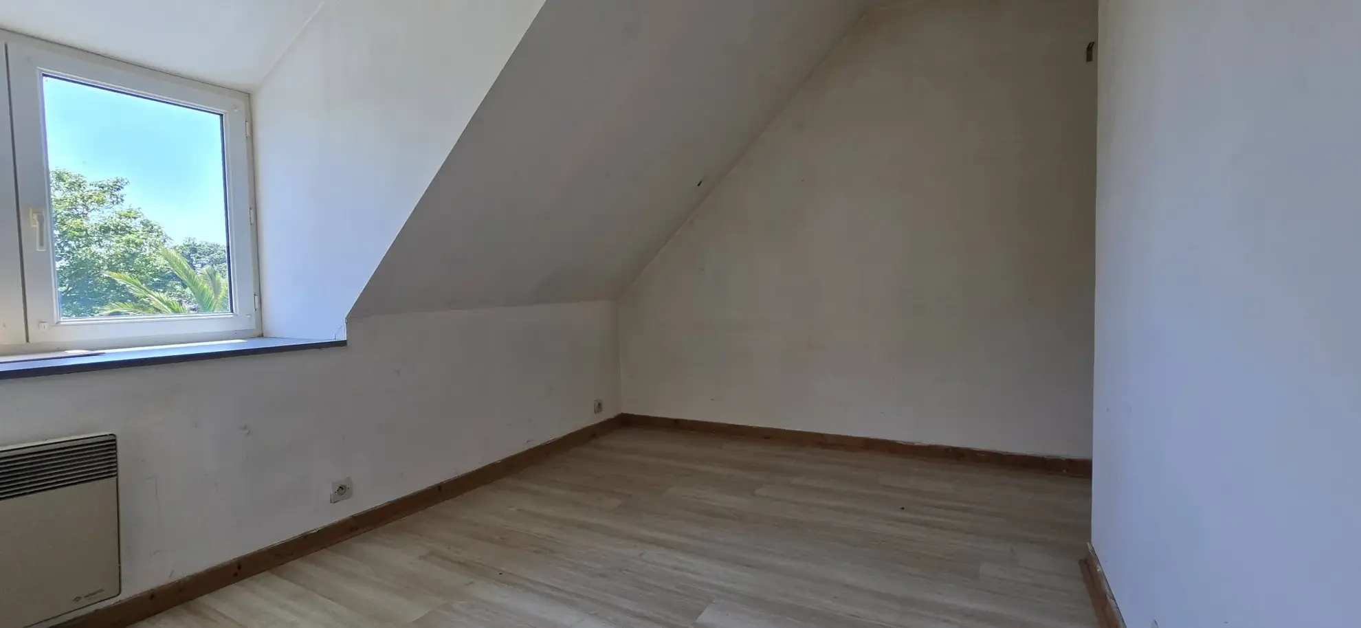 Maison en pierre avec gîte à Plehedel en Bretagne, environnement paisible 