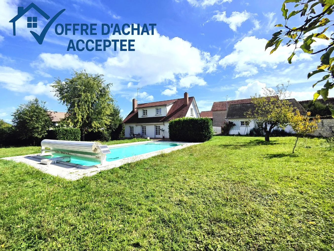 Maison familiale avec piscine à Chichery proche d'Auxerre et Migennes