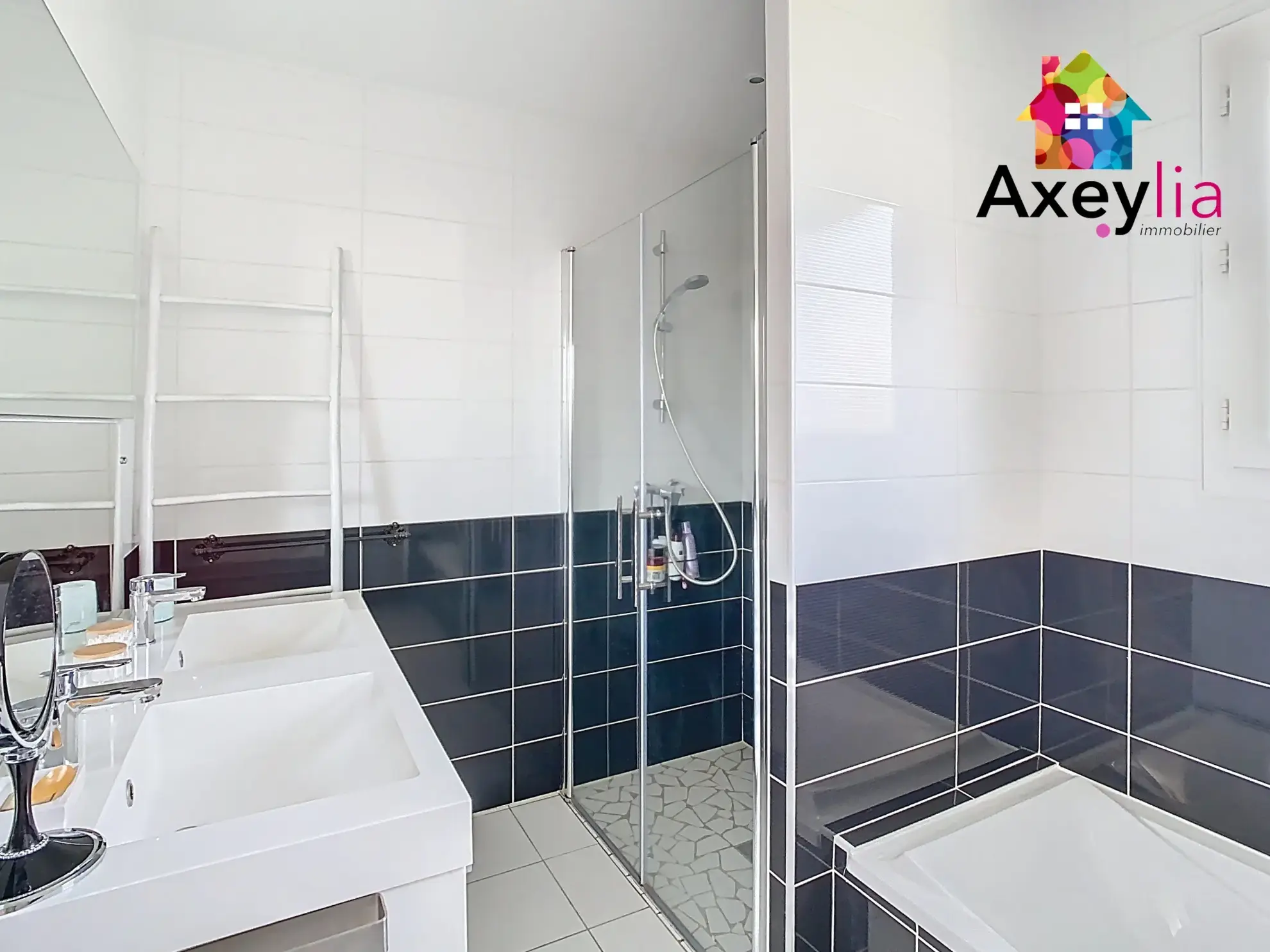 Maison de plain-pied à Roanne proche centre-ville, 3 chambres, terrasse, garage, construction 2015 