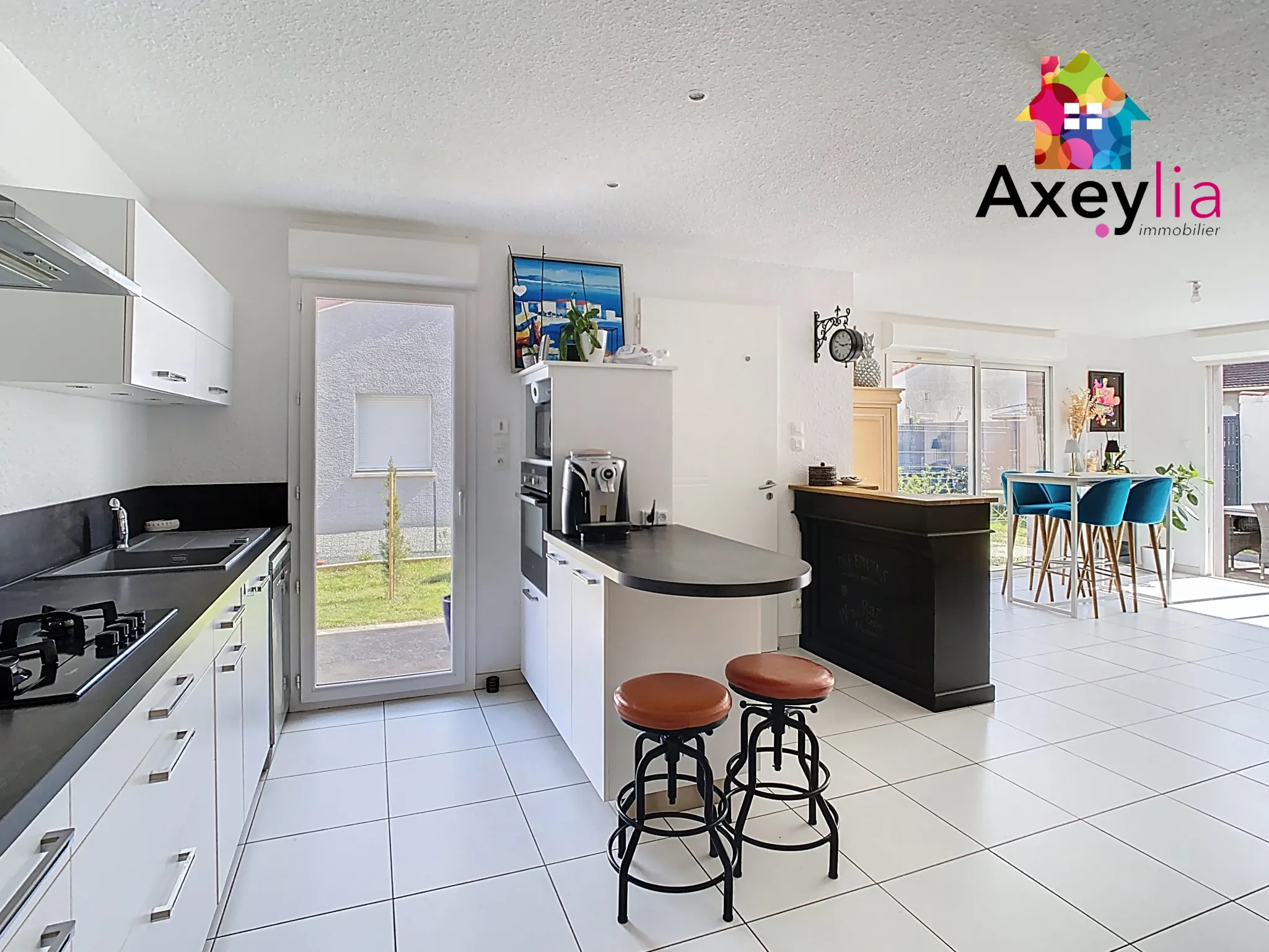 Maison de plain-pied à Roanne proche centre-ville, 3 chambres, terrasse, garage, construction 2015 