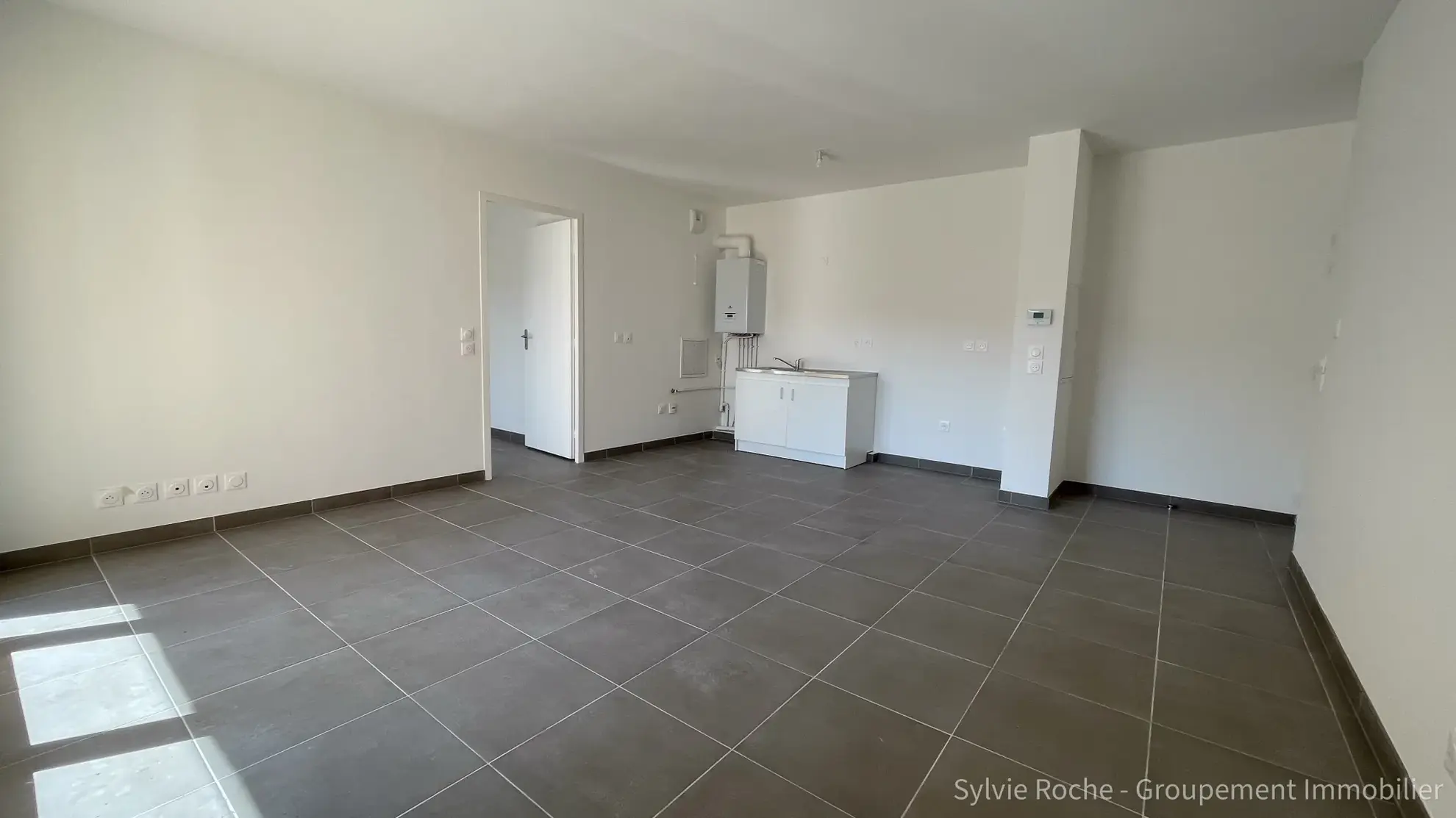 Appartement neuf T2 avec terrasse, parking et garage à Orange 