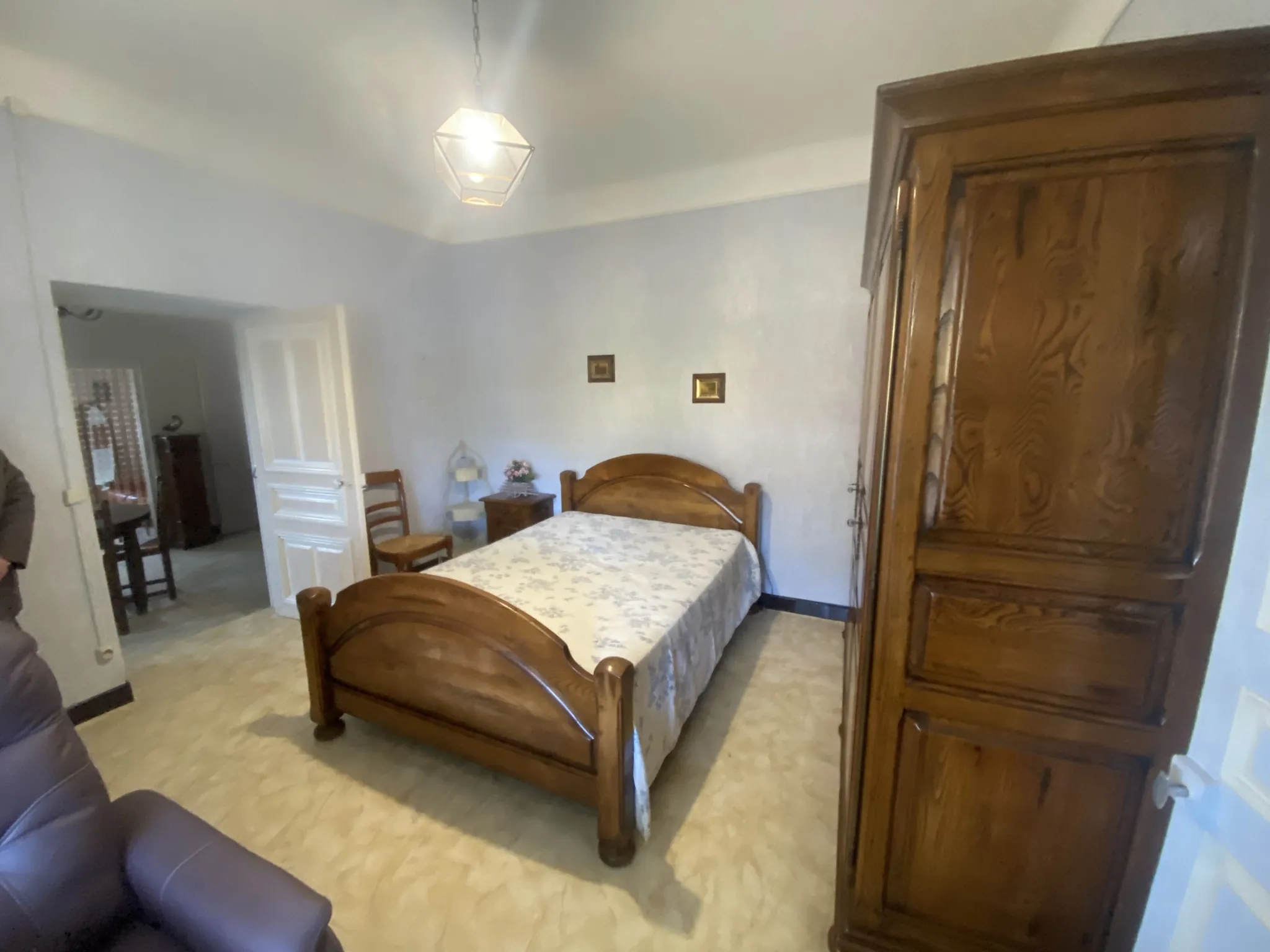 Maison à rénover avec vue dégagée à Nîmes, 1157 m² de terrain 