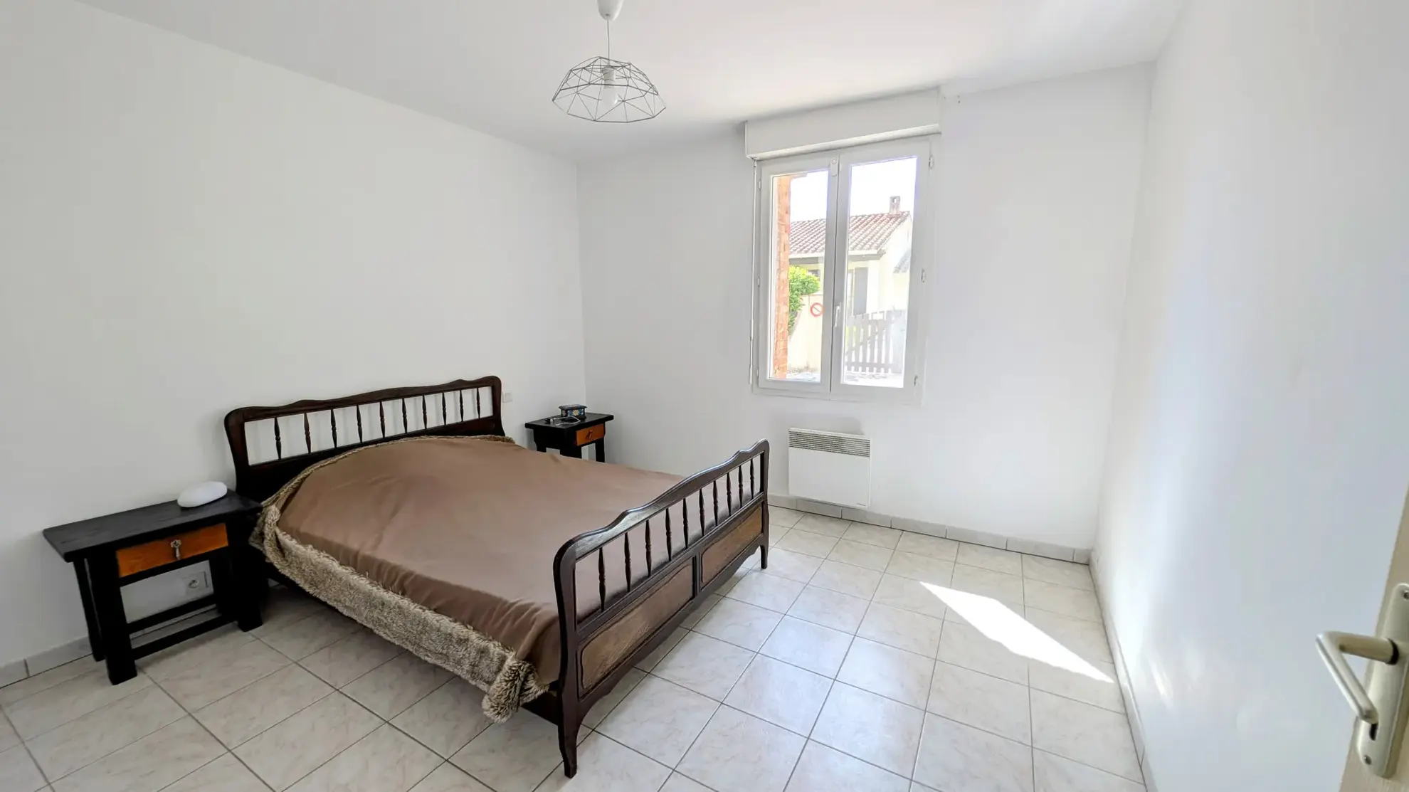 Jolie maison de village traversante avec cour, garage et 3 chambres à Saint-Jean-Lasseille 