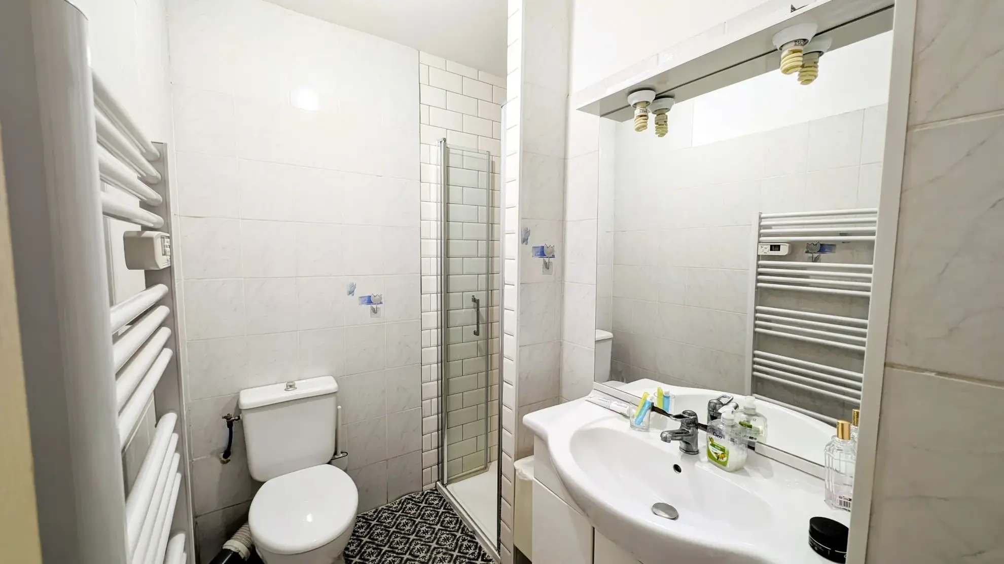 Jolie maison de village traversante avec cour, garage et 3 chambres à Saint-Jean-Lasseille 