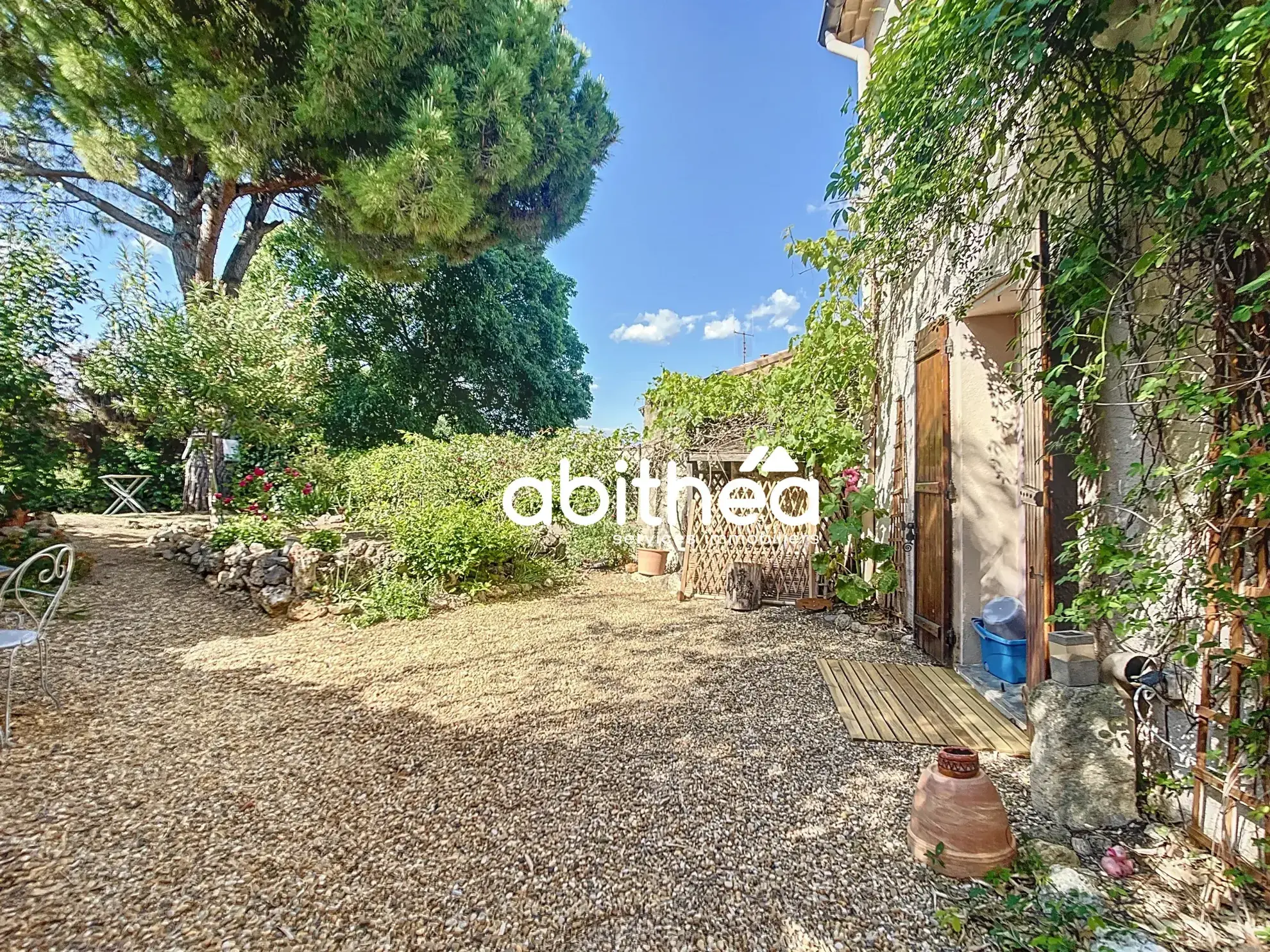 Maison de caractère avec jardin et garage à Murviel-lès-Béziers 