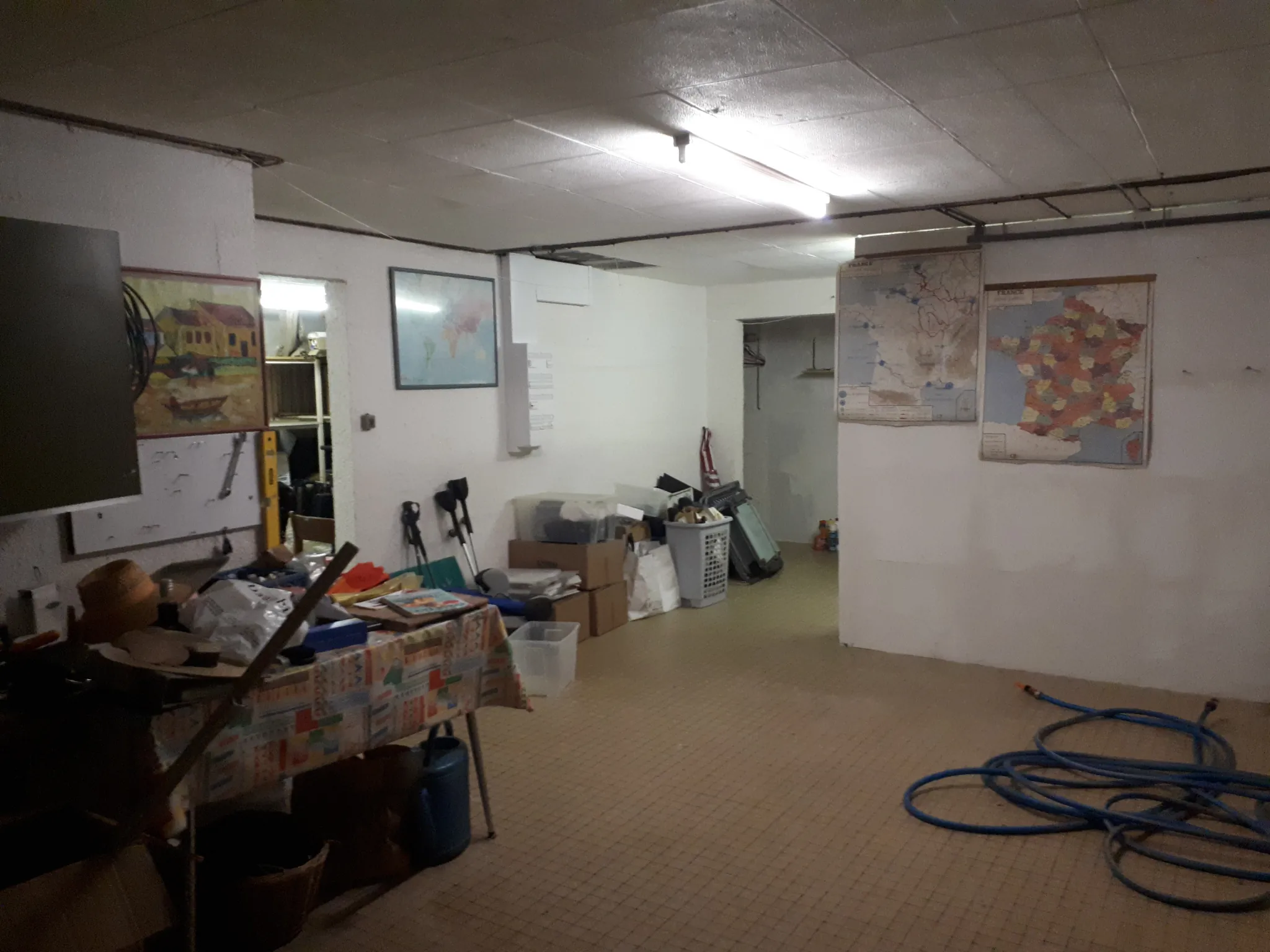 Maison lumineuse avec 6 chambres, studio et terrasse à Les Ormes - Charente 