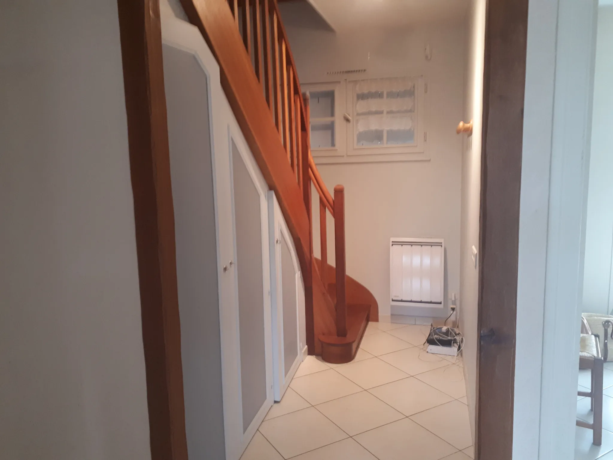 Maison lumineuse avec 6 chambres, studio et terrasse à Les Ormes - Charente 